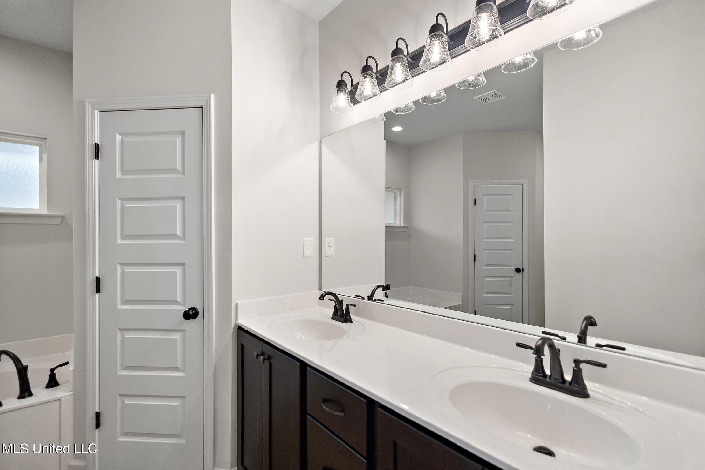 2245 Franklin Drive, Southaven, Mississippi image 16