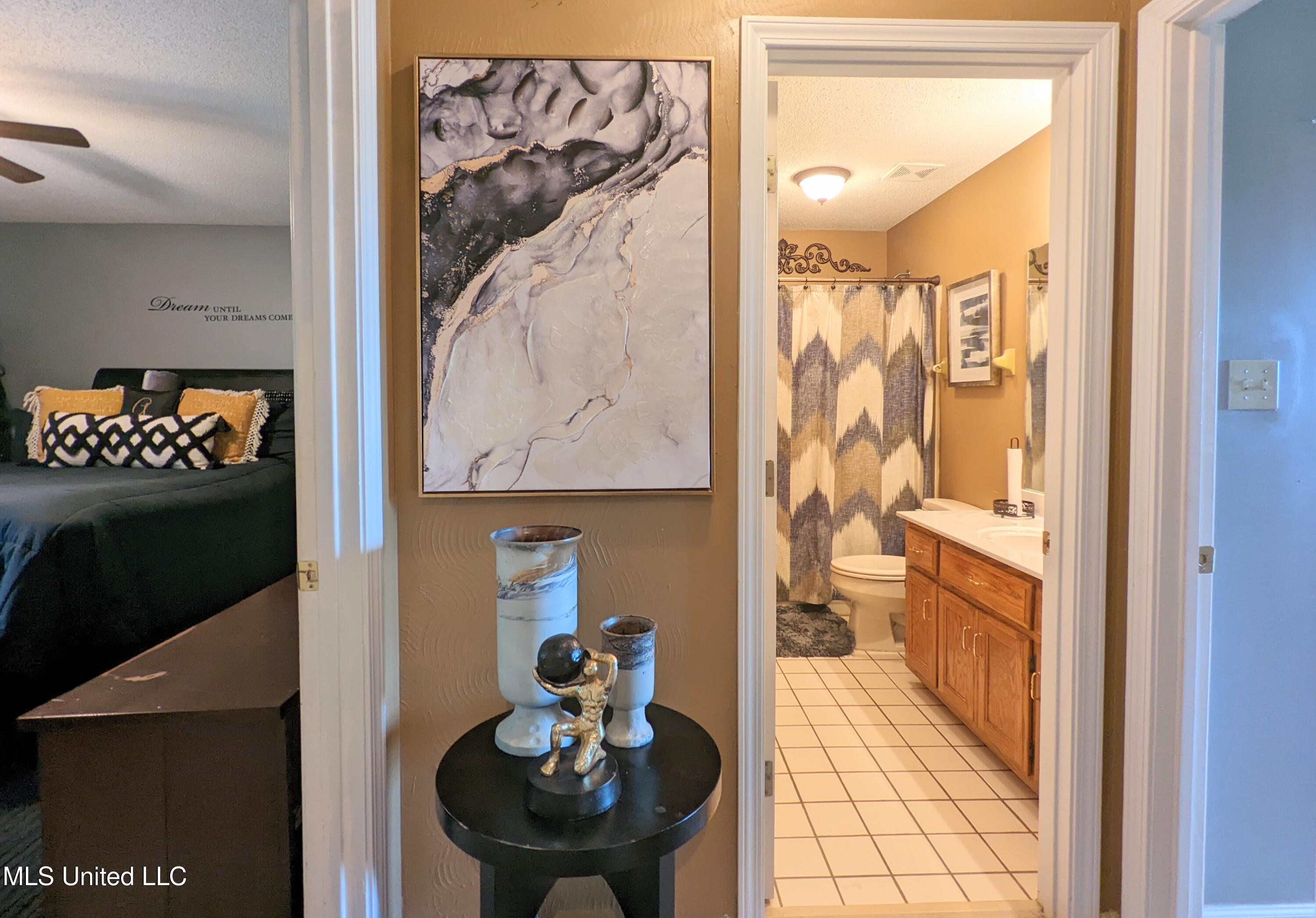 4253 Lakecrest Cove, Olive Branch, Mississippi image 24