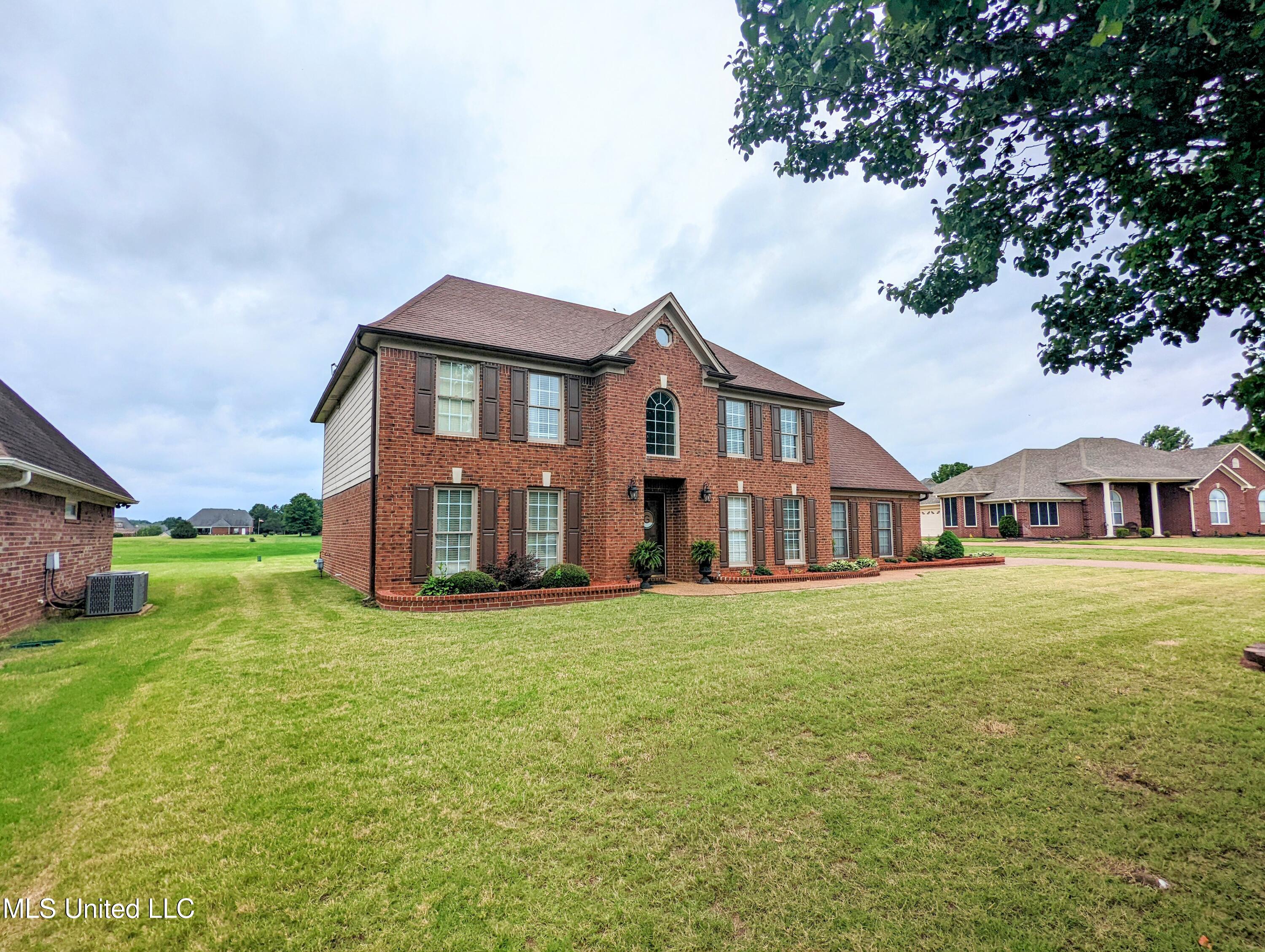 4253 Lakecrest Cove, Olive Branch, Mississippi image 3