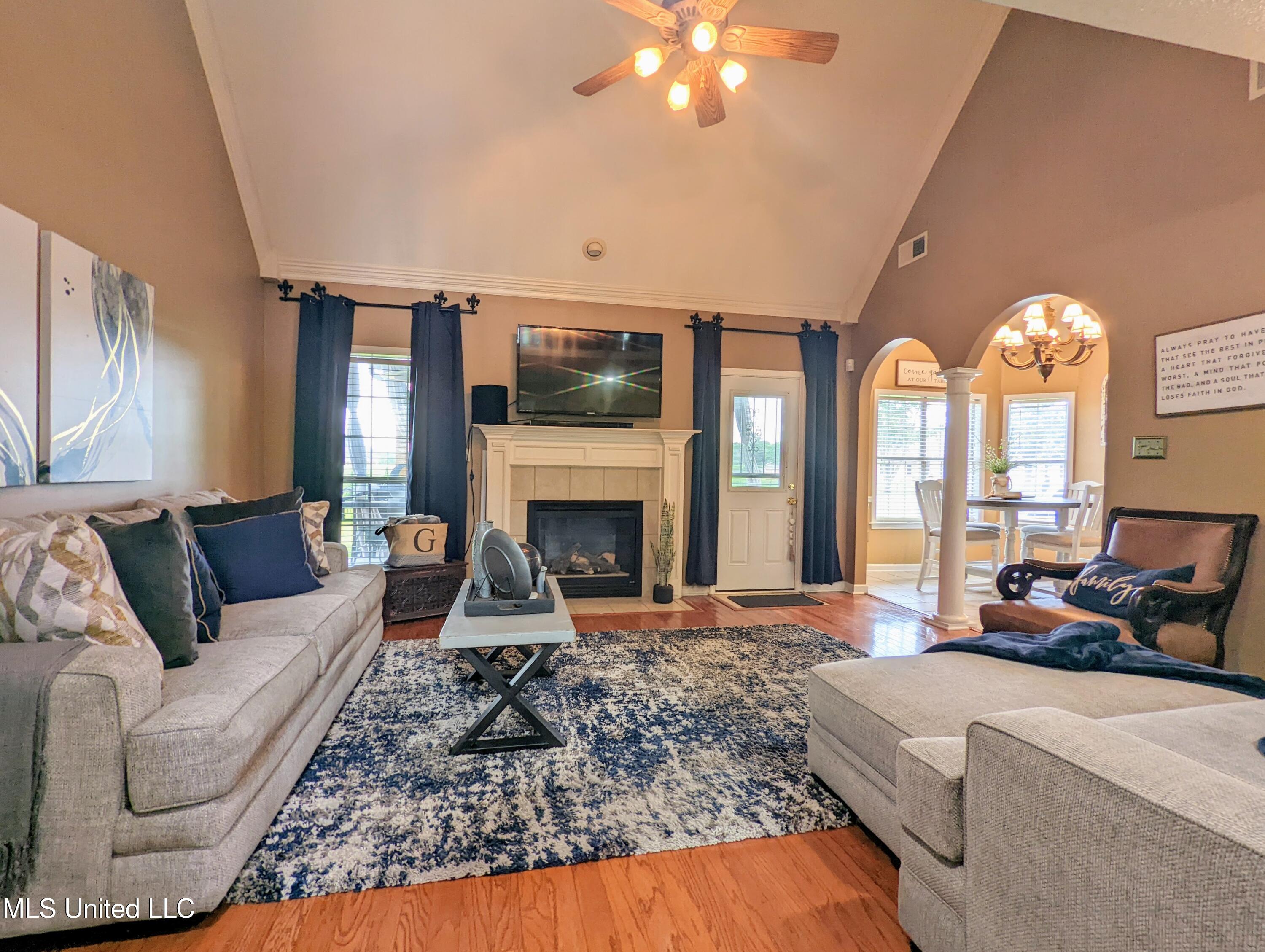 4253 Lakecrest Cove, Olive Branch, Mississippi image 9