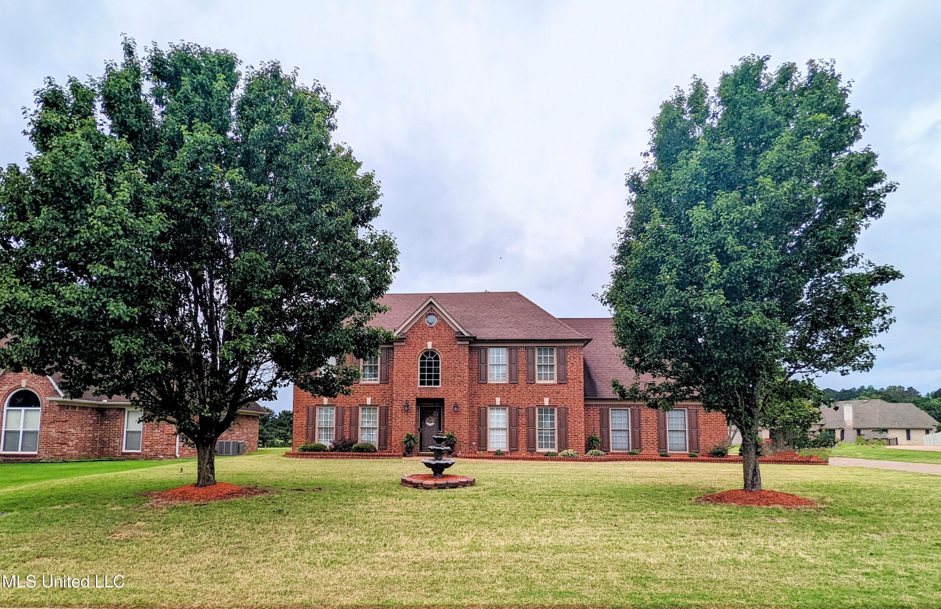 4253 Lakecrest Cove, Olive Branch, Mississippi image 1
