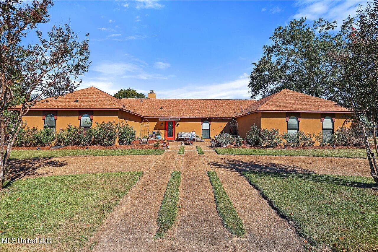 598 S Deerfield Drive, Canton, Mississippi image 1