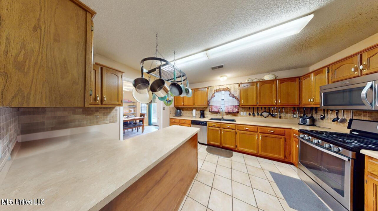 5716 Poplar Corner Road, Walls, Mississippi image 11