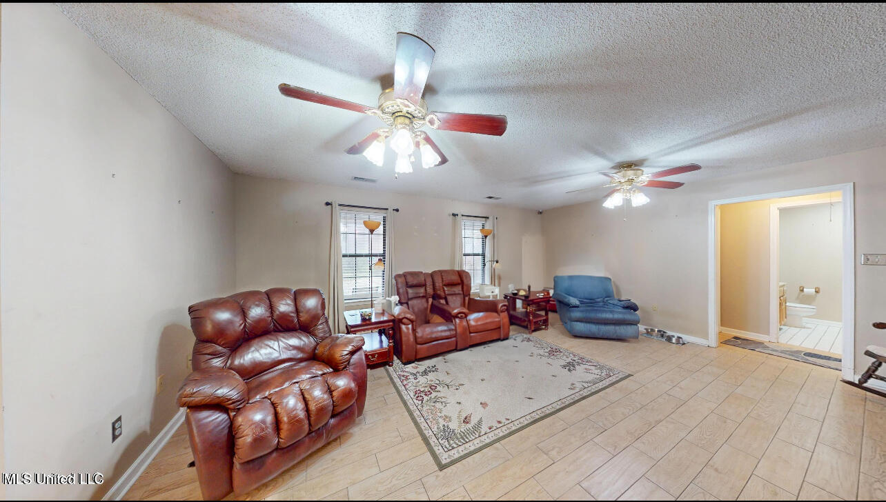 5716 Poplar Corner Road, Walls, Mississippi image 6