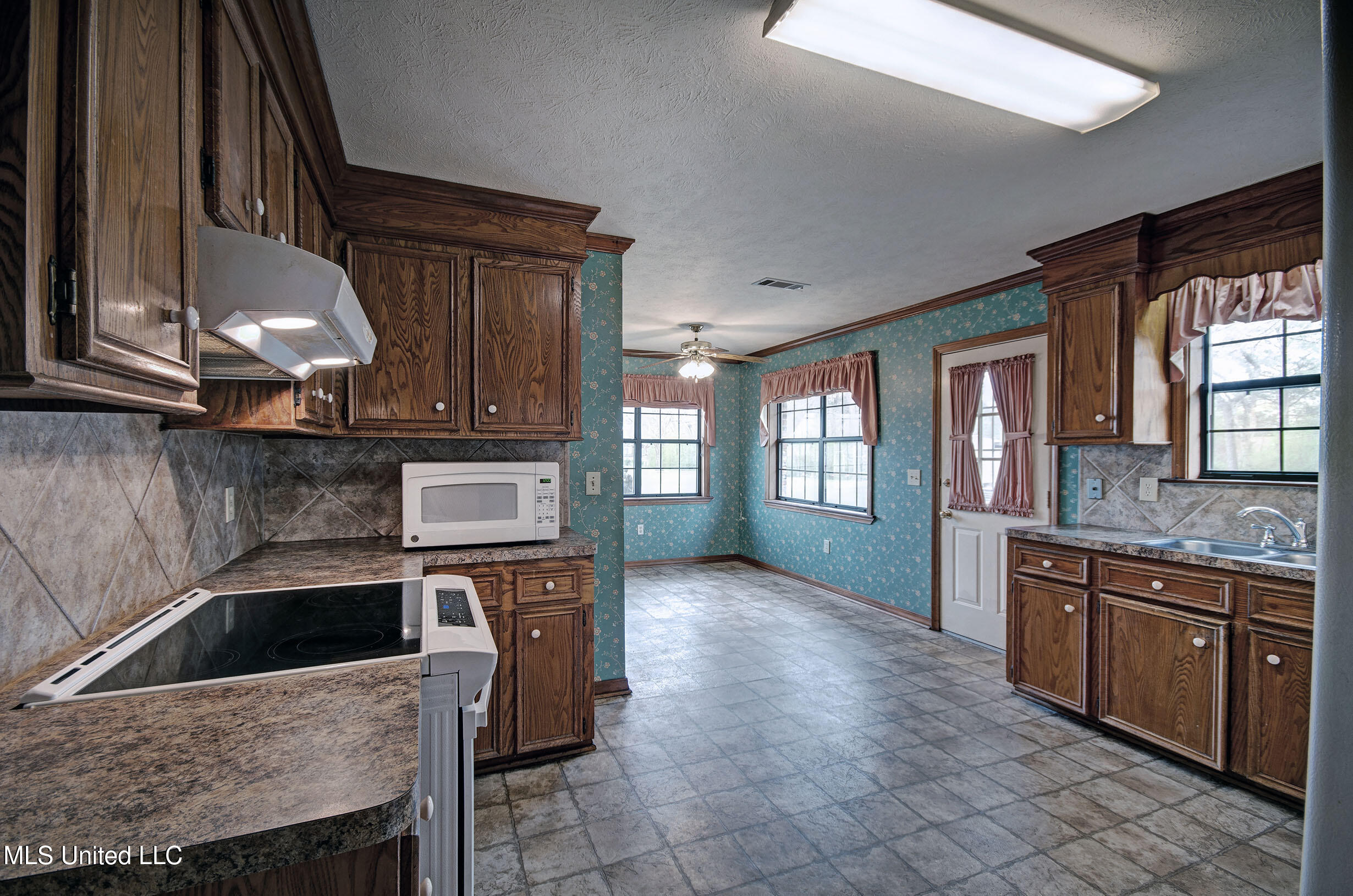 254 Western Hills Drive, Jackson, Mississippi image 14