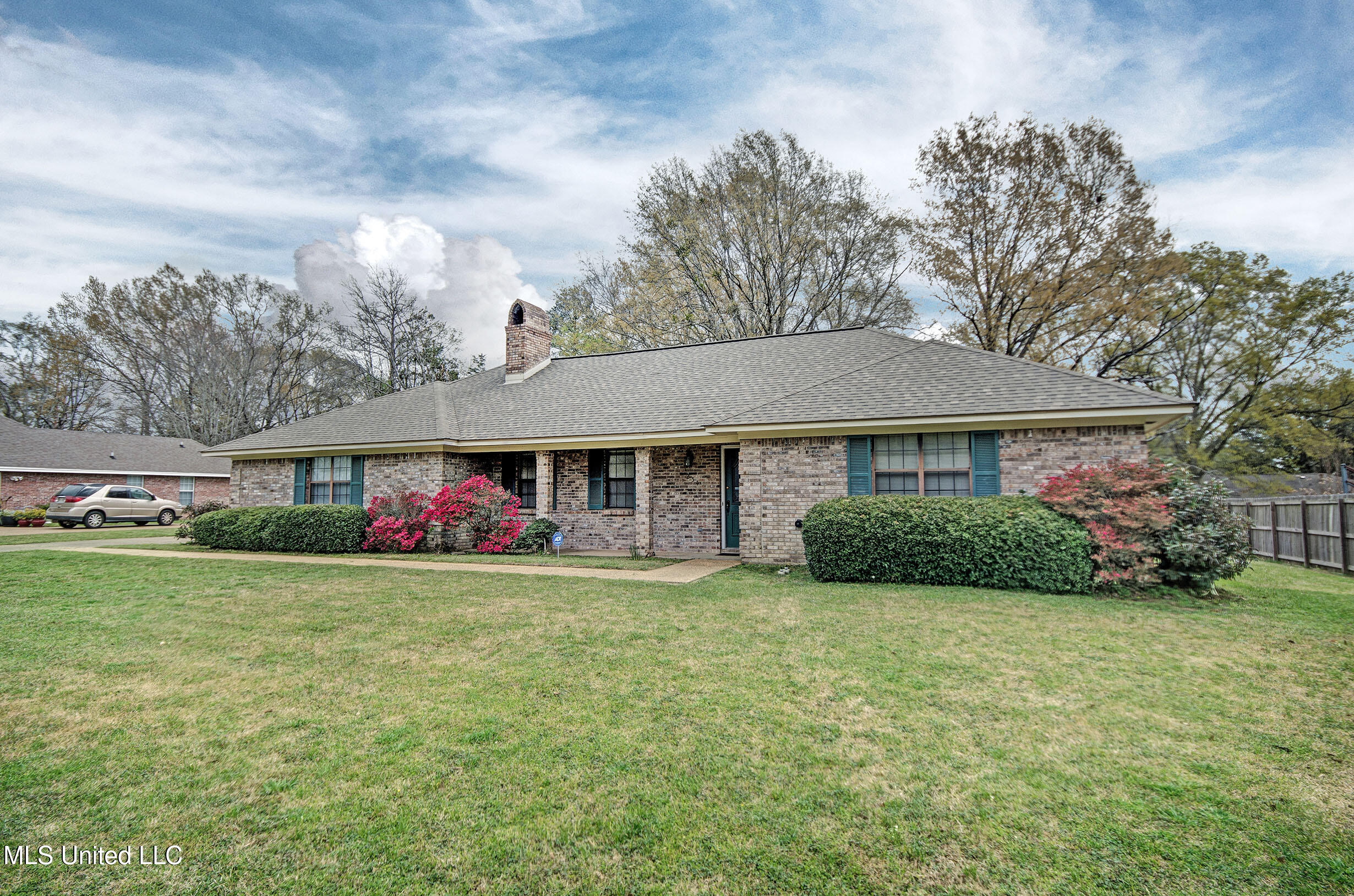 254 Western Hills Drive, Jackson, Mississippi image 2