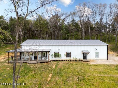 Homes For Sale - 14908 Denman Road<br/> Byhalia, MS 38611