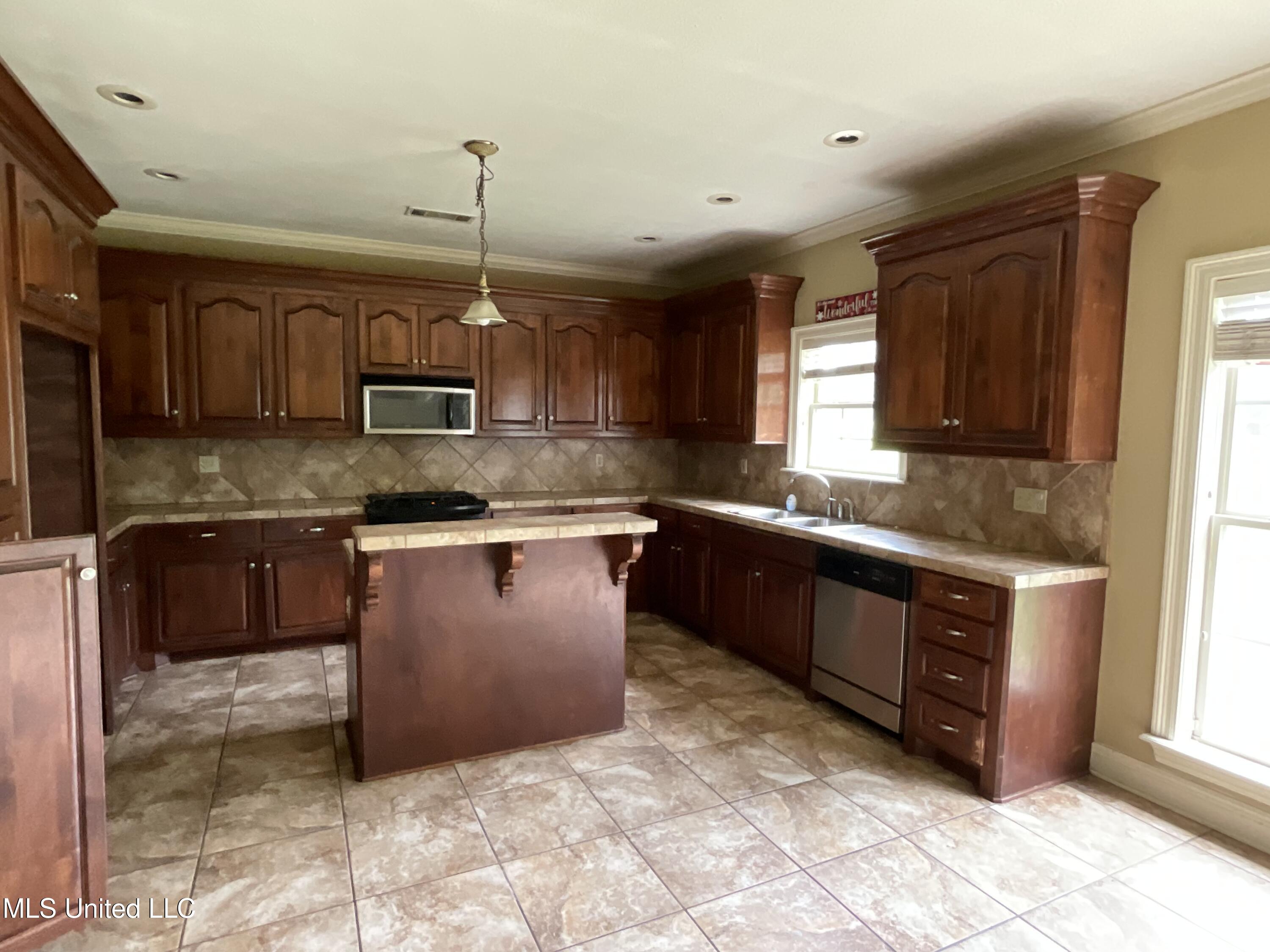 221 Pearlie Owens Drive, Byram, Mississippi image 18
