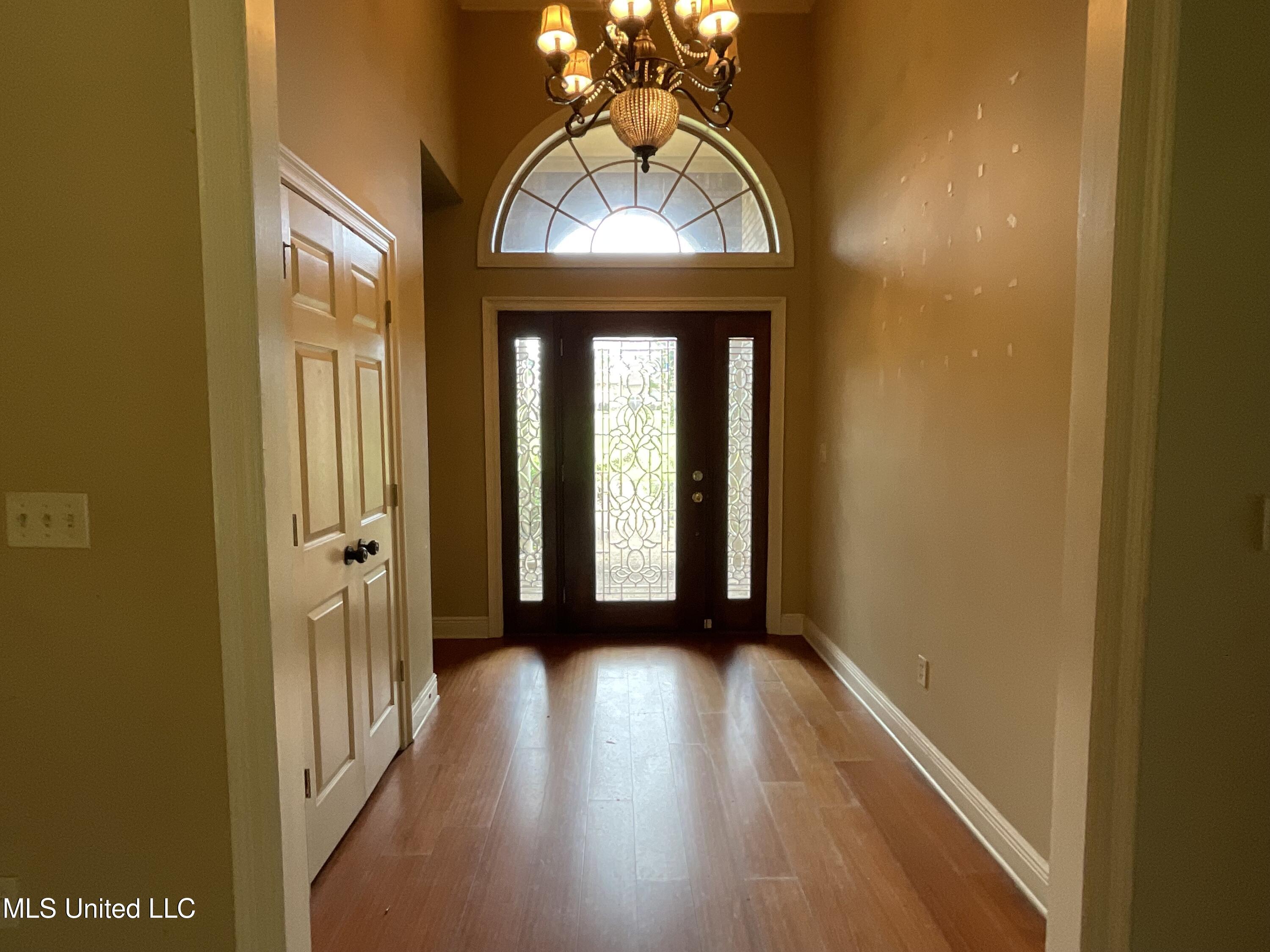 221 Pearlie Owens Drive, Byram, Mississippi image 5