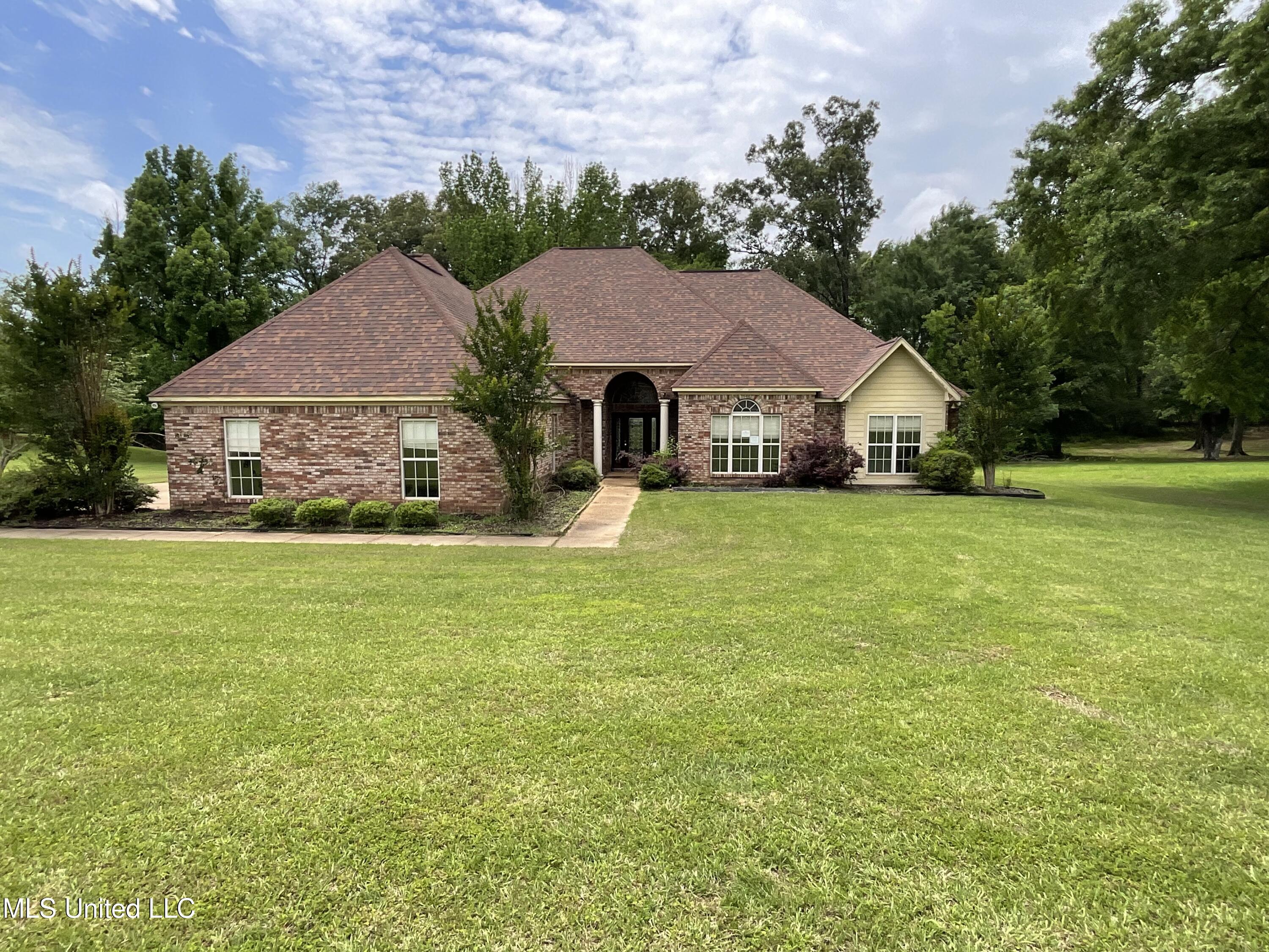 221 Pearlie Owens Drive, Byram, Mississippi image 1