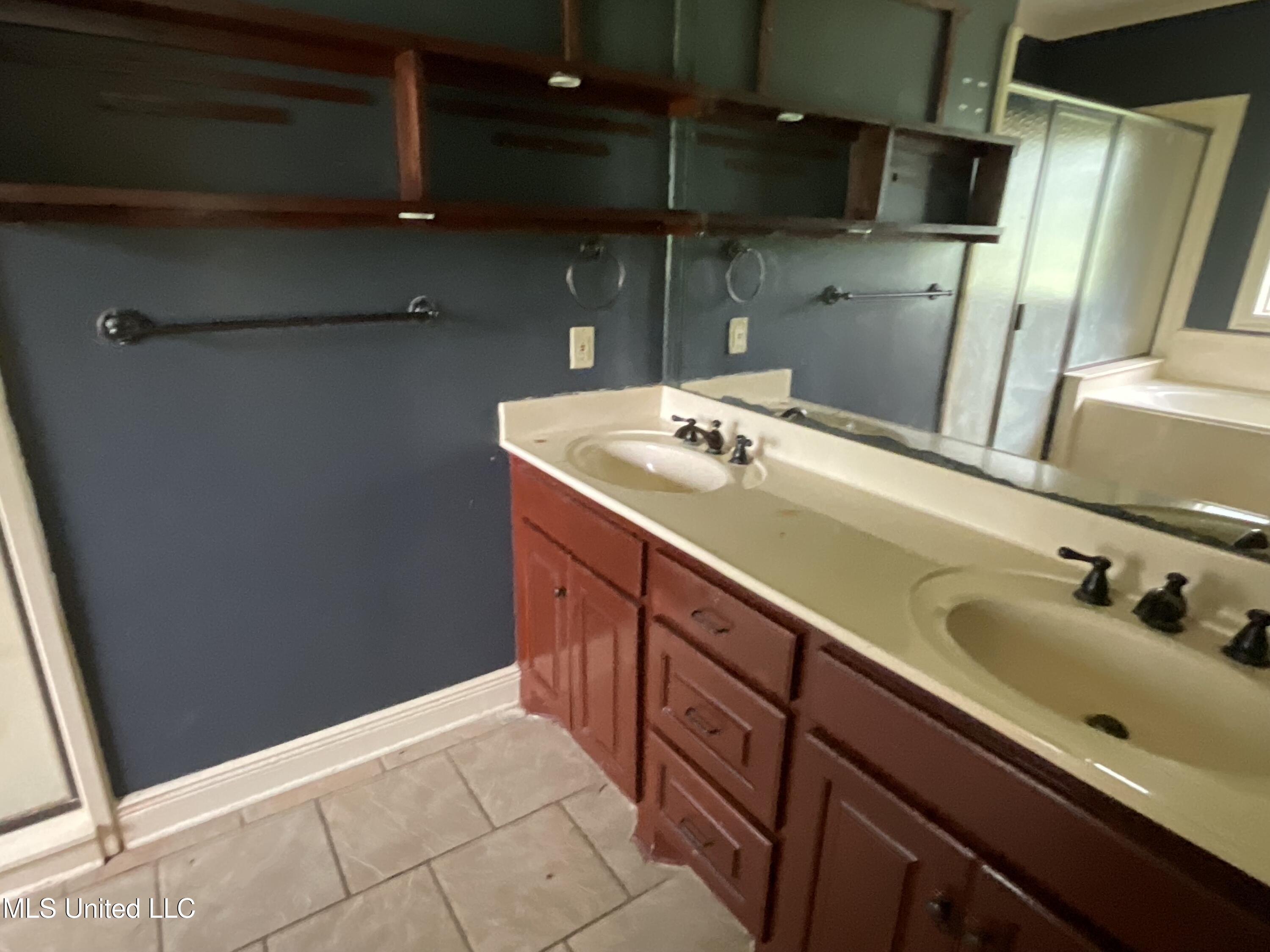 221 Pearlie Owens Drive, Byram, Mississippi image 15