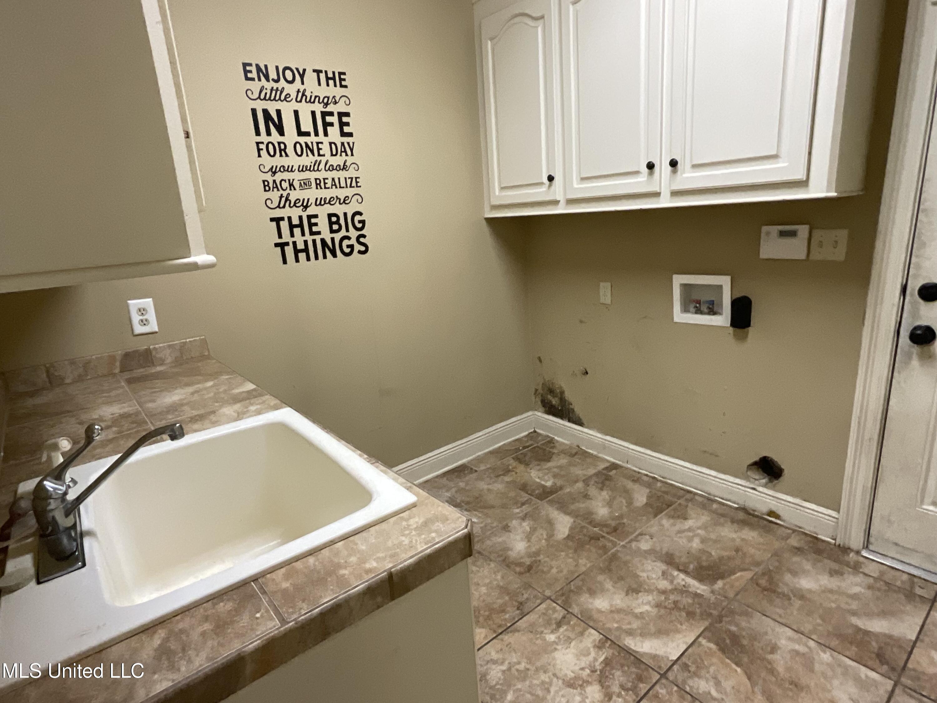221 Pearlie Owens Drive, Byram, Mississippi image 11