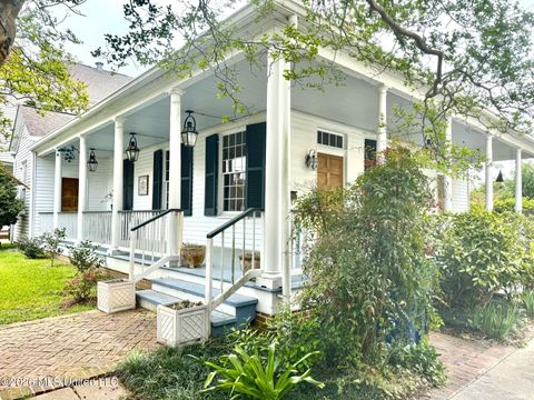 Homes For Sale - 606 State Street<br/> Adams County, Natchez, MS 39120