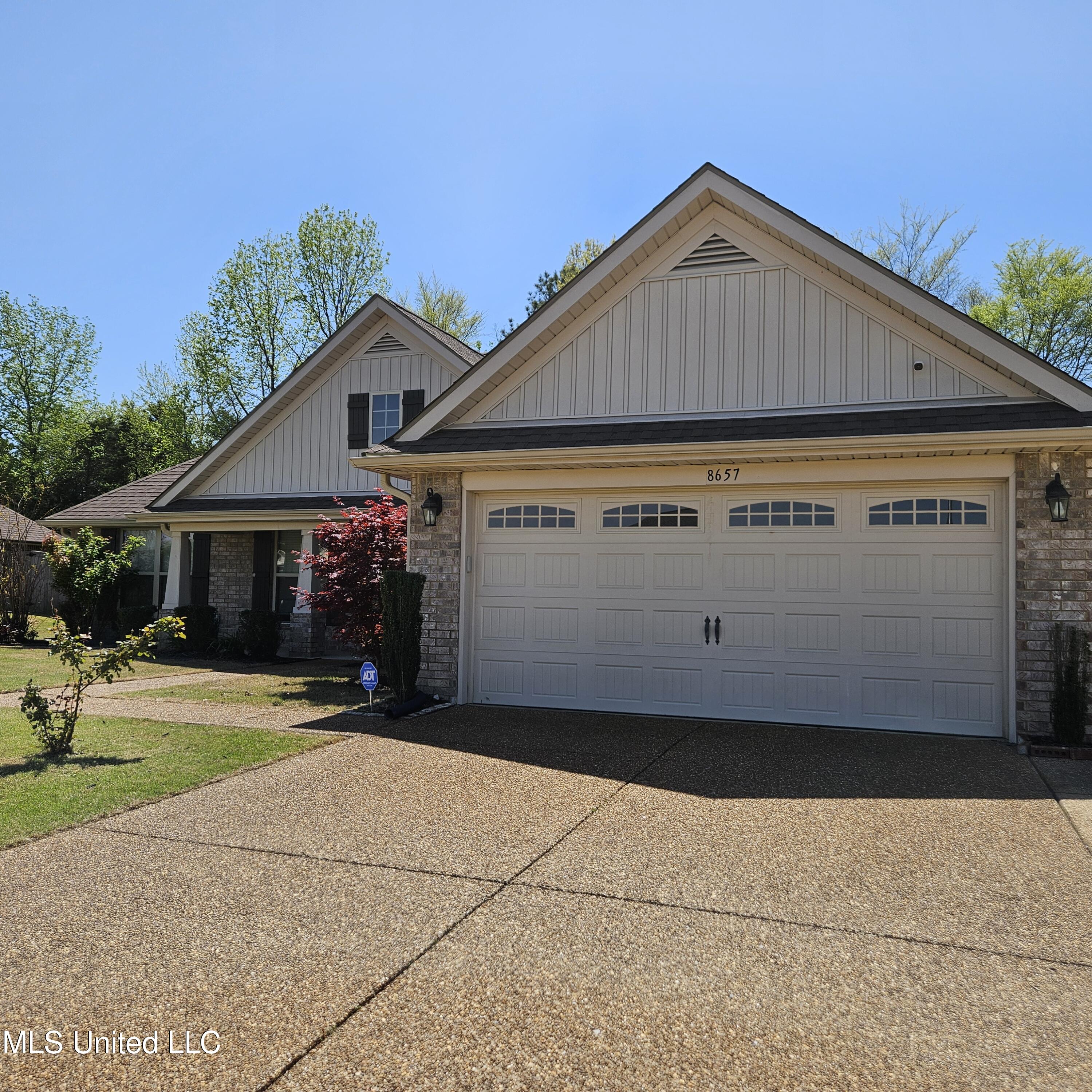 8657 S Courtly Circle, Olive Branch, Mississippi image 6