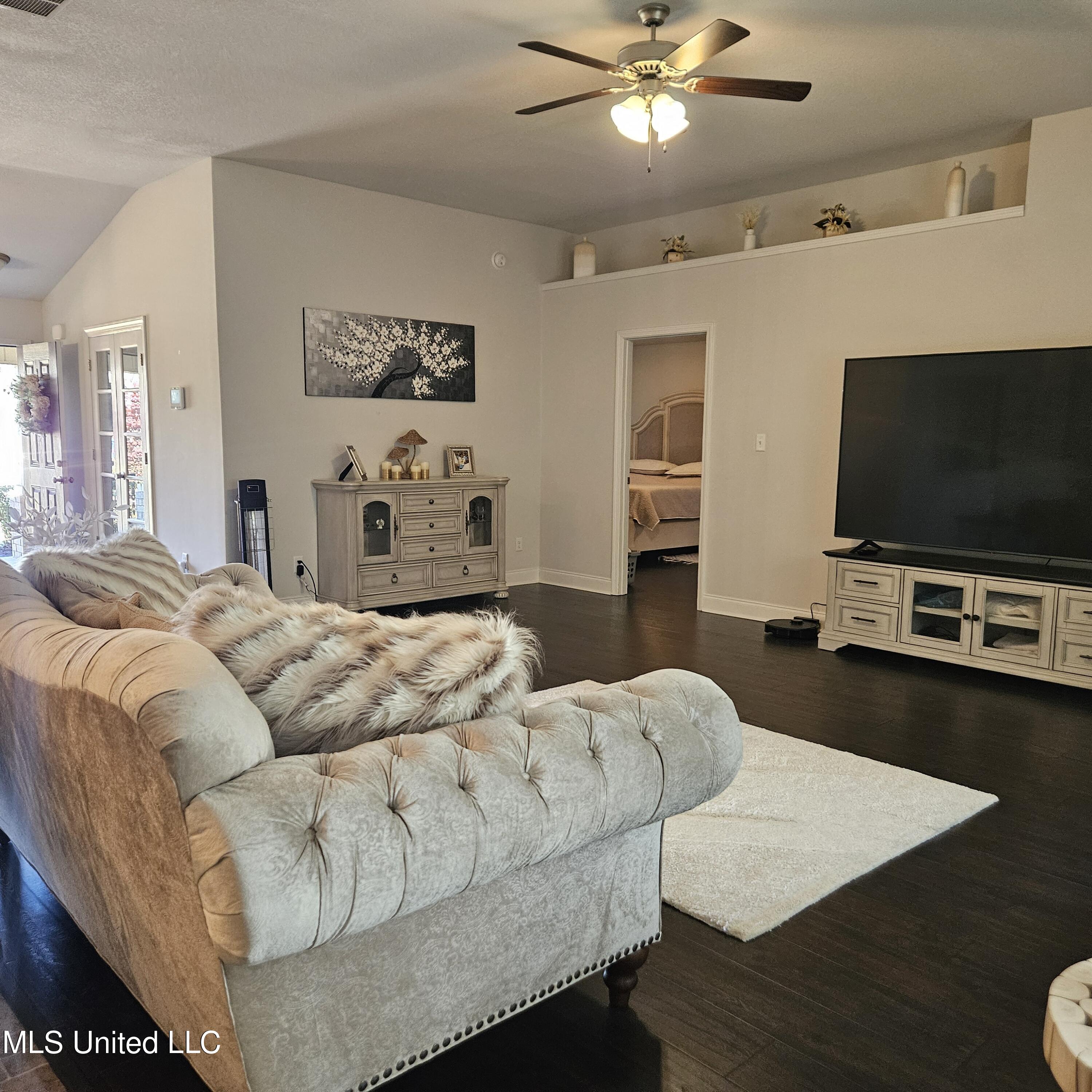 8657 S Courtly Circle, Olive Branch, Mississippi image 12