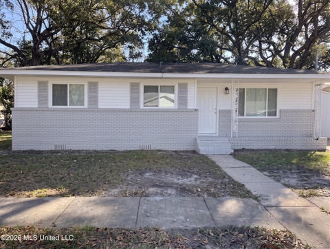 Homes For Sale - 1906 Harrison Avenue<br/> Pascagoula, MS 39567