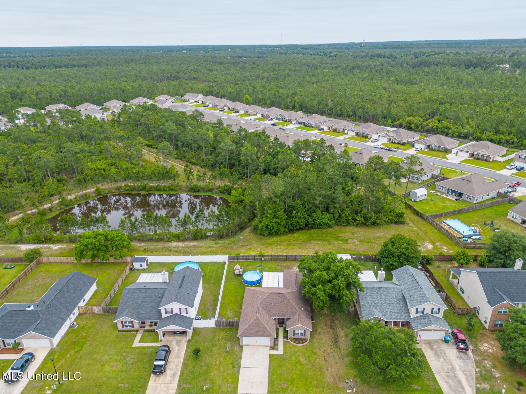 42 Lakeview Drive, Ocean Springs, Mississippi image 2