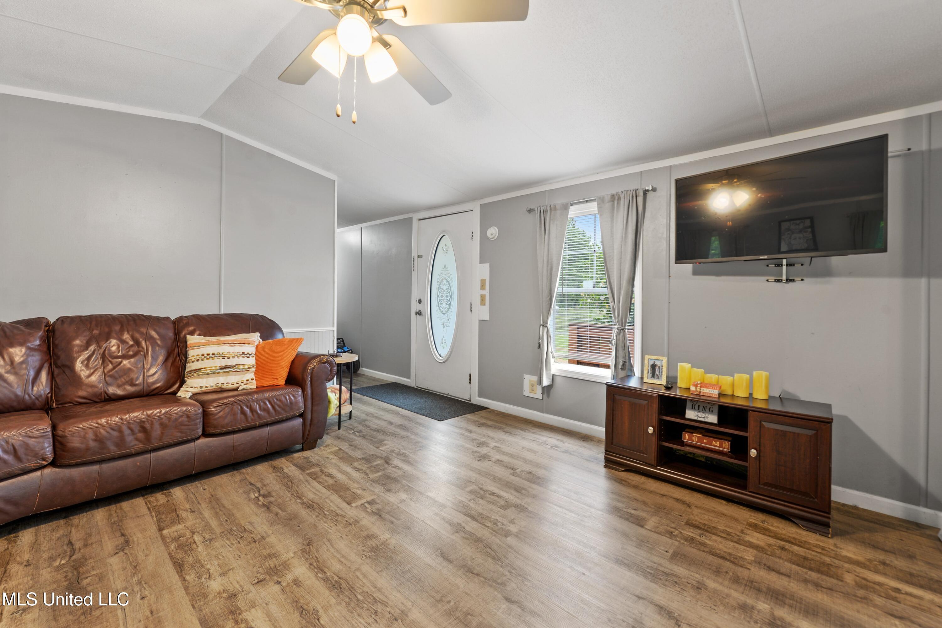 18201 Robinson Road, Gulfport, Mississippi image 5