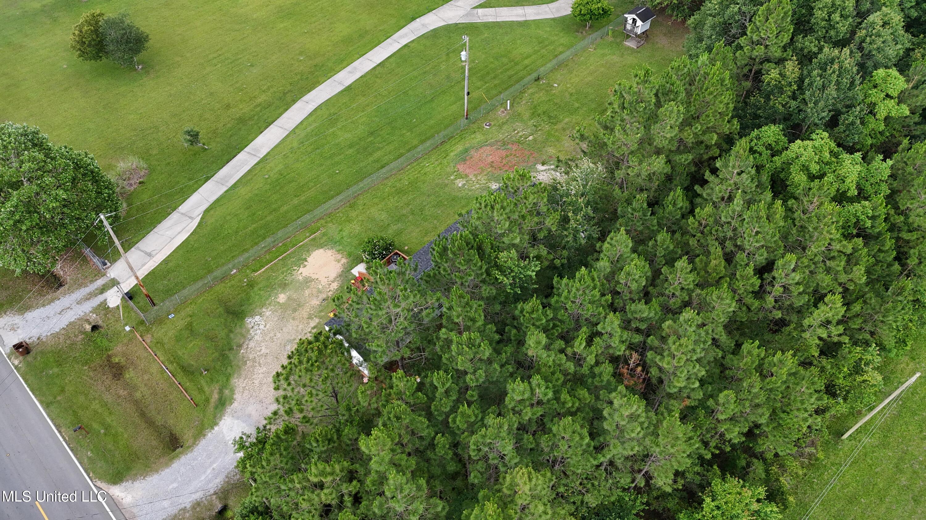 18201 Robinson Road, Gulfport, Mississippi image 24