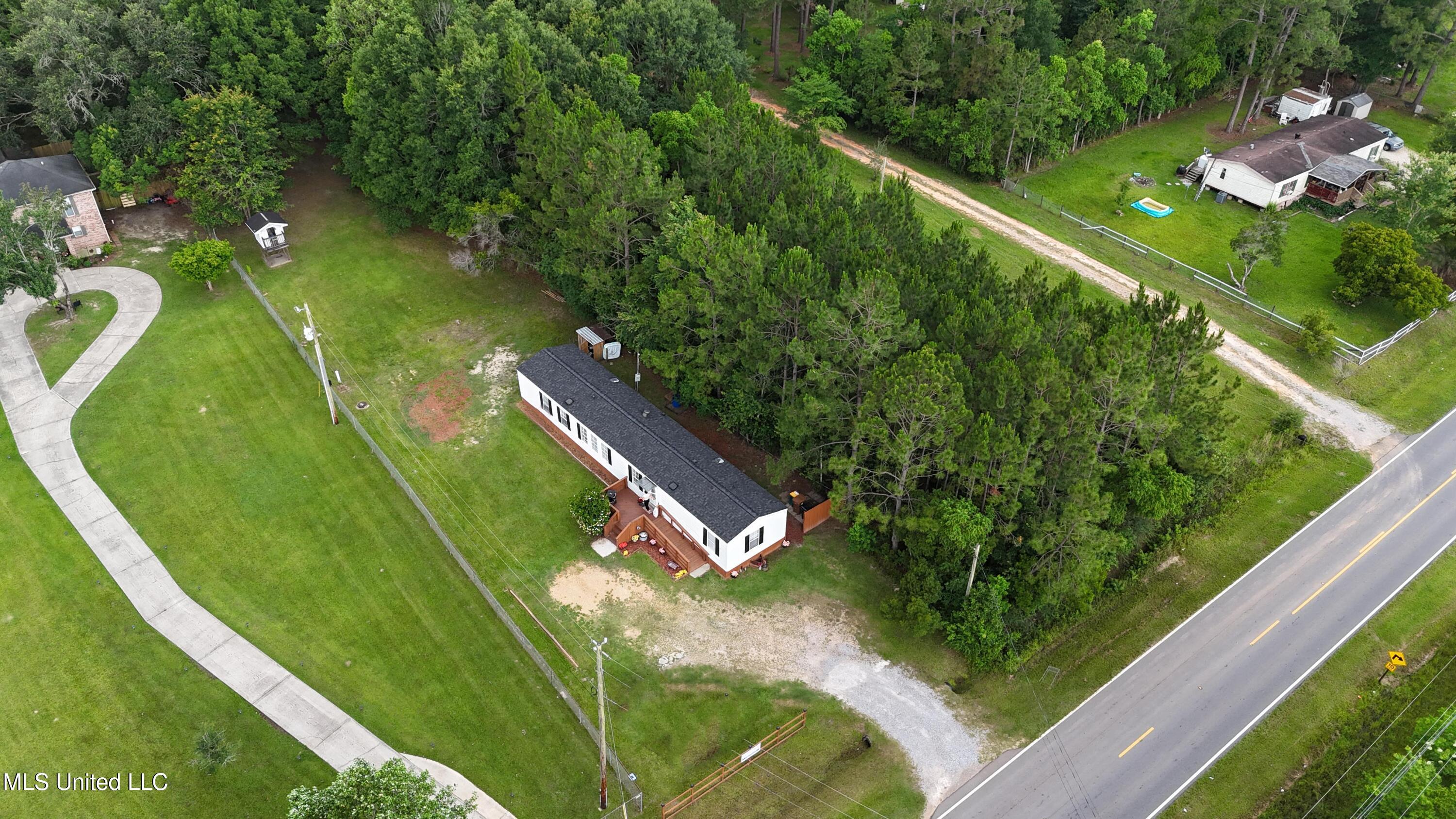 18201 Robinson Road, Gulfport, Mississippi image 26