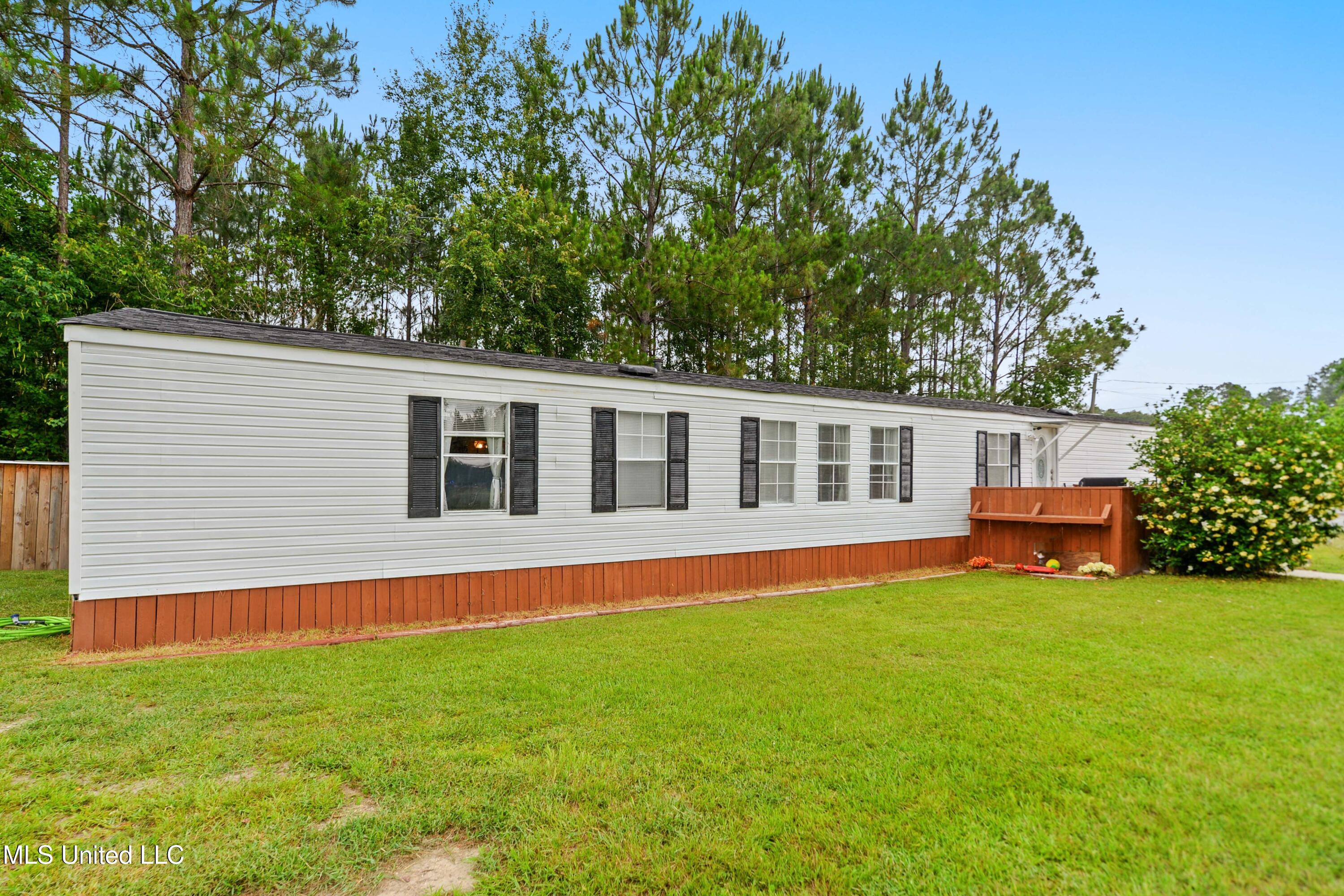 18201 Robinson Road, Gulfport, Mississippi image 3