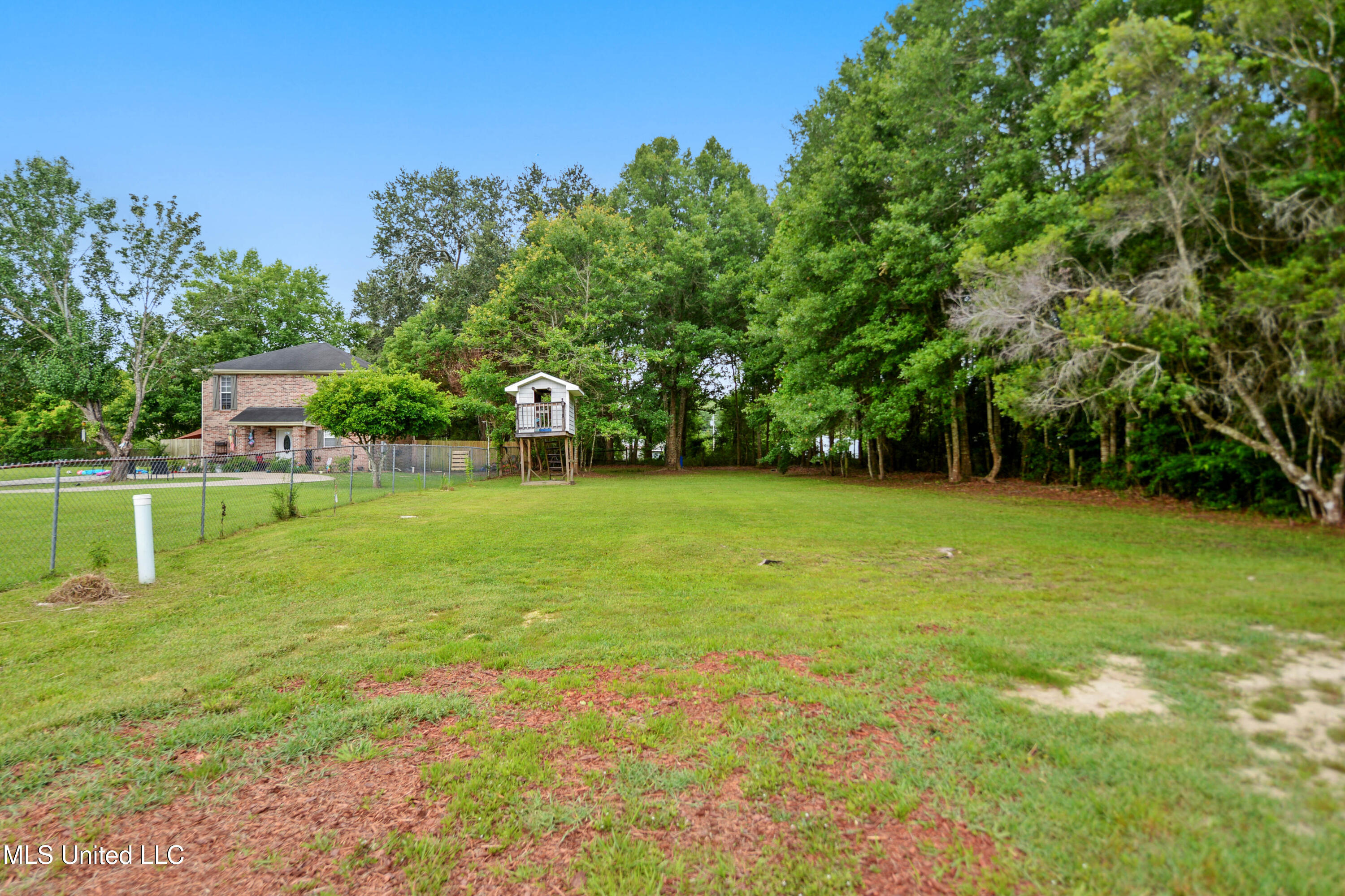 18201 Robinson Road, Gulfport, Mississippi image 4