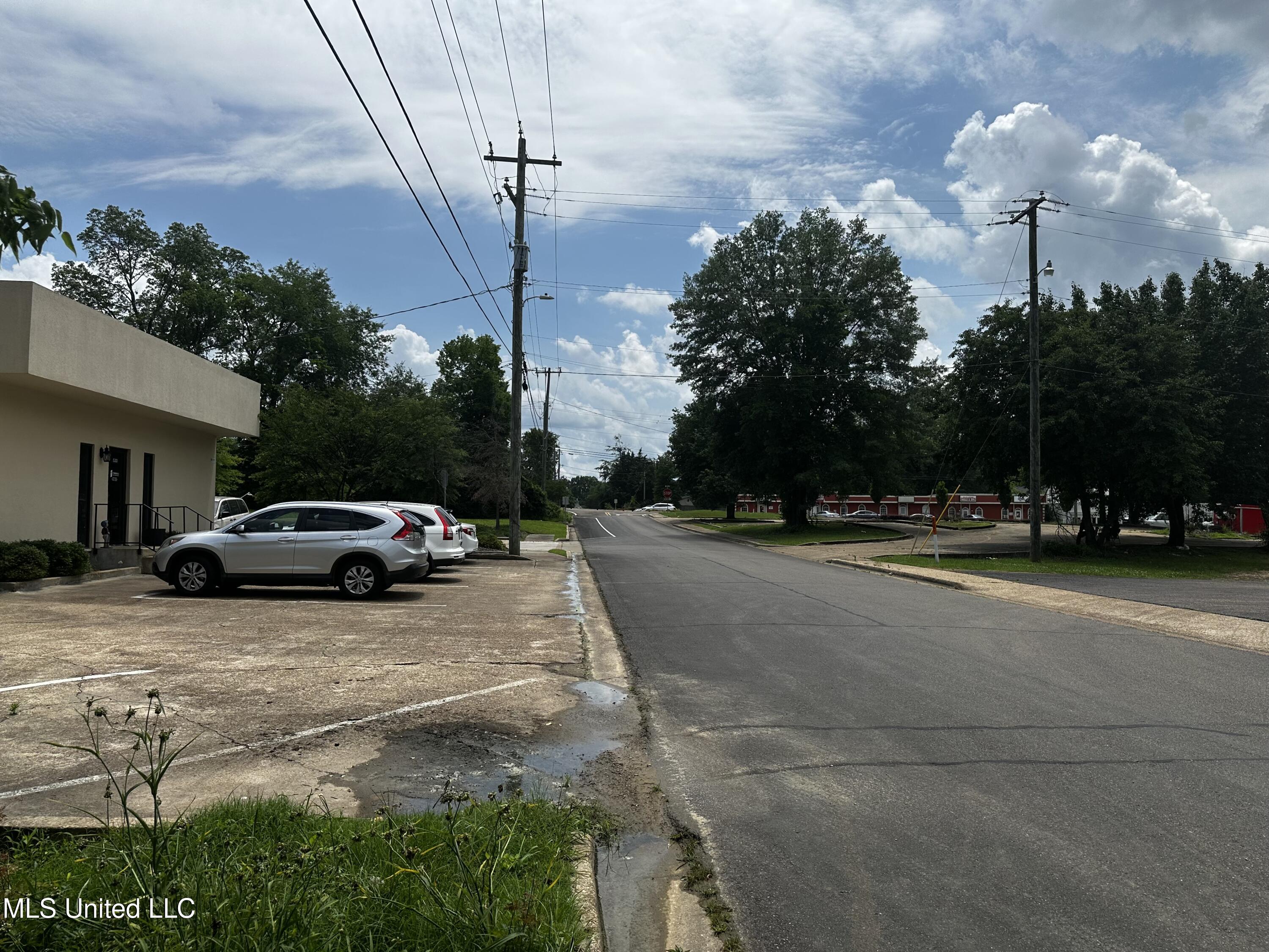 633 Vine Street, Starkville, Mississippi image 11