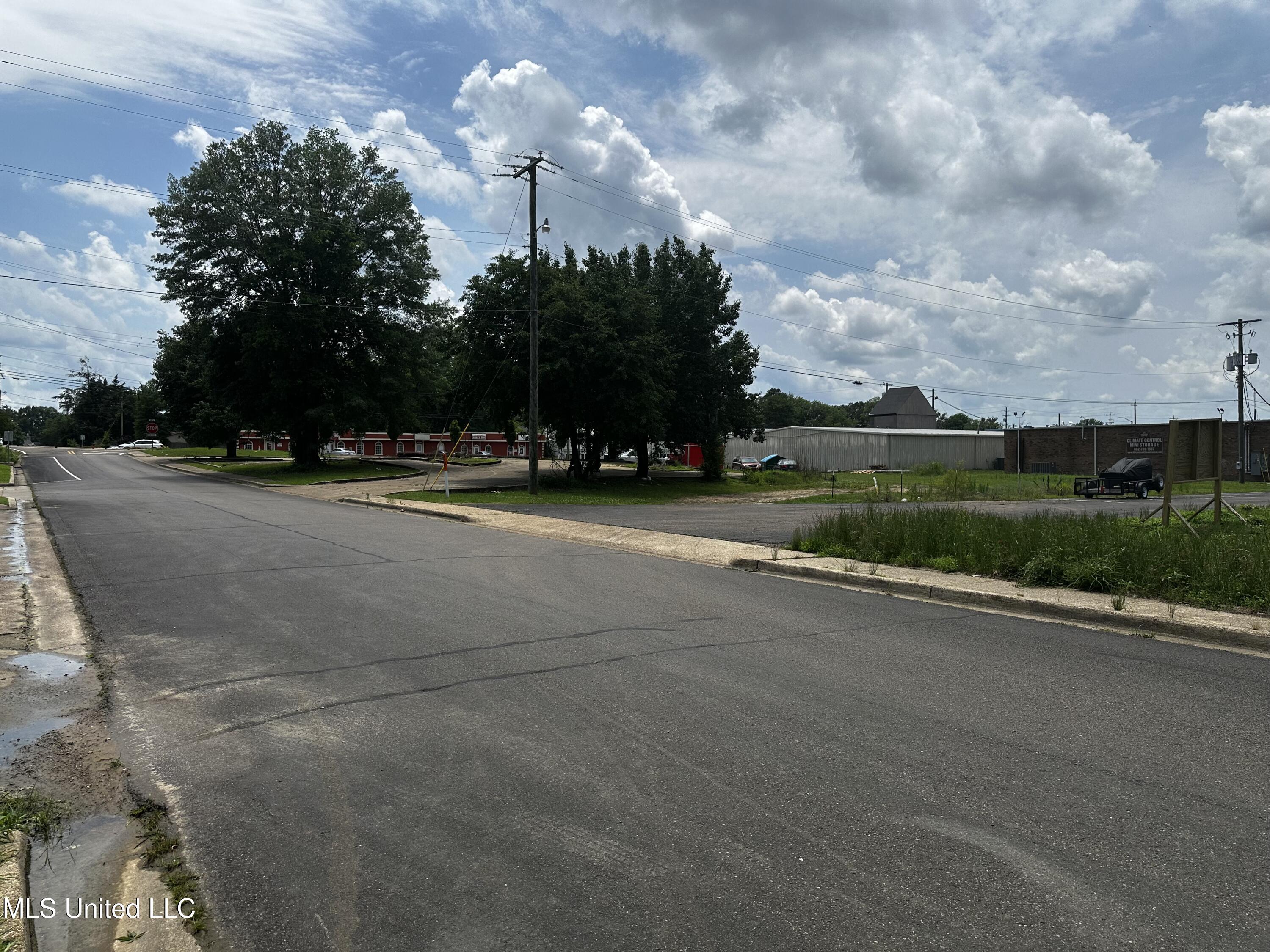 633 Vine Street, Starkville, Mississippi image 12