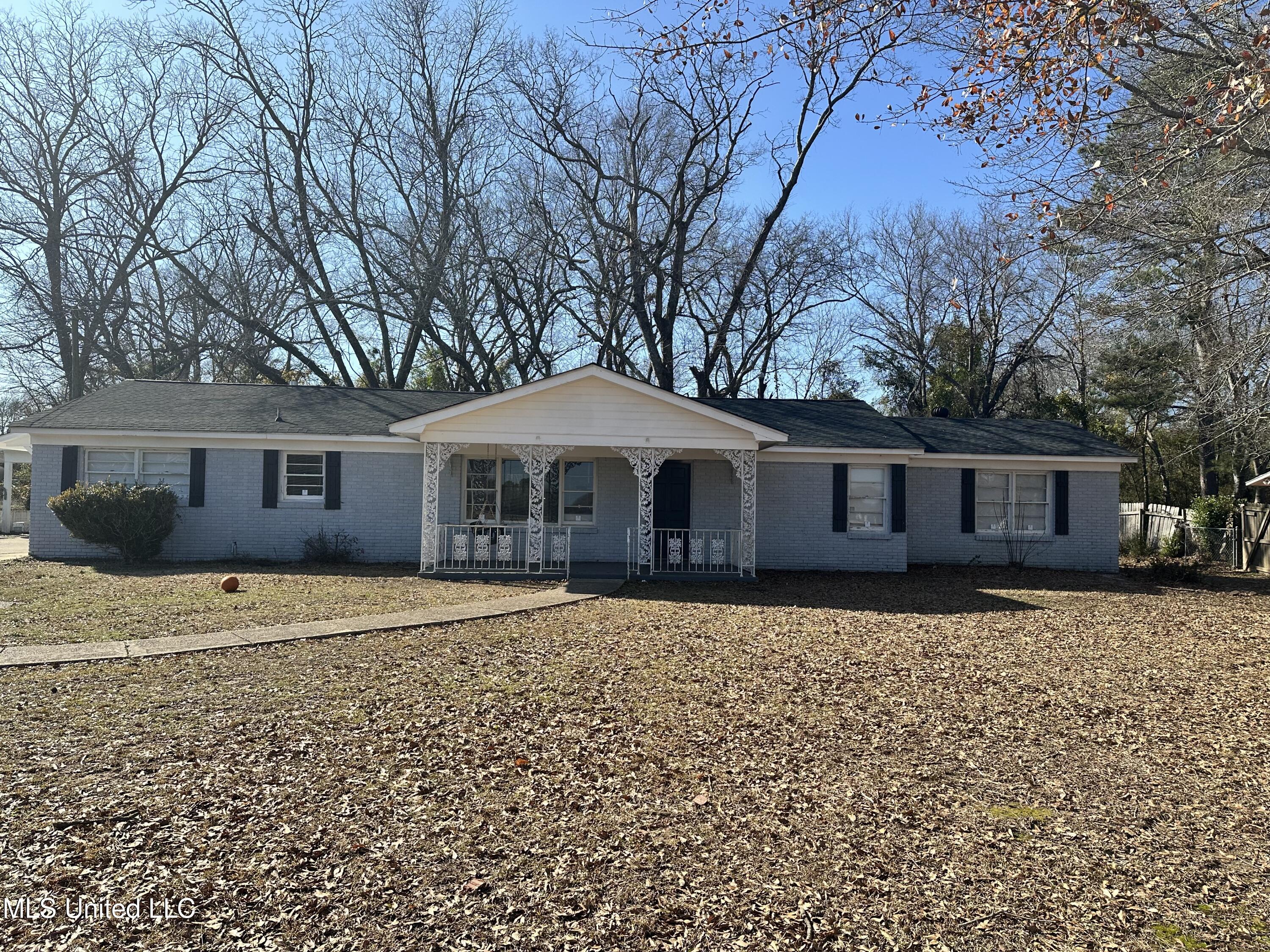 1420 S 9th Avenue, Columbus, Mississippi image 1