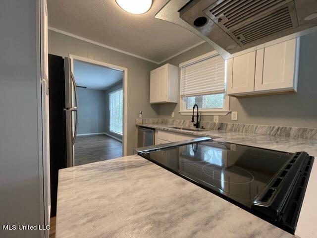 712 Maxine Drive