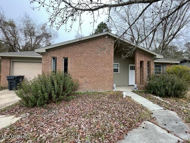 712 Maxine Drive