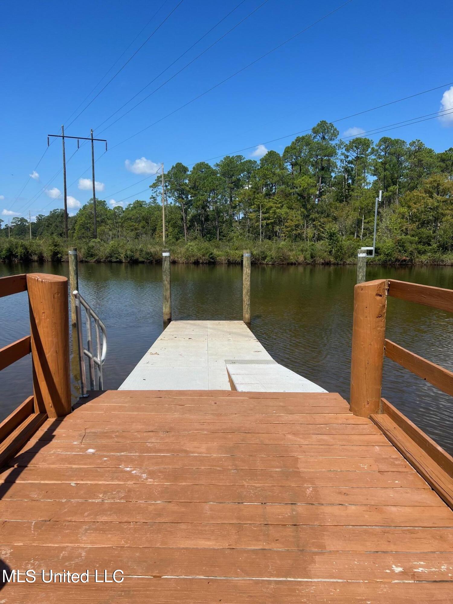 Bayou Drive, Diamondhead, Mississippi image 5