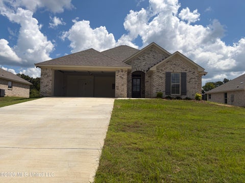 Homes For Sale - 156 Madisonville Drive<br/> Madison County, Canton, MS 39046