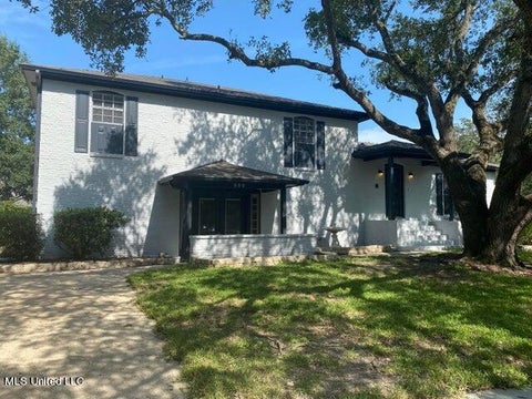 Homes For Sale - 900 S Sea Cove Street<br/> Pascagoula, MS 39581