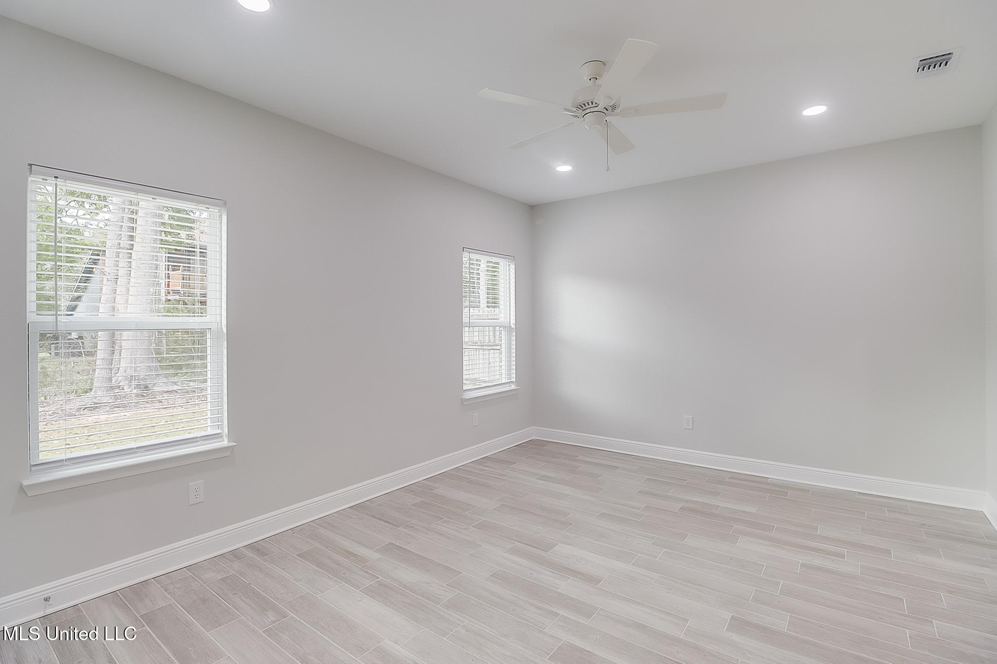 3121 Seahorse Road, Gautier, Mississippi image 9