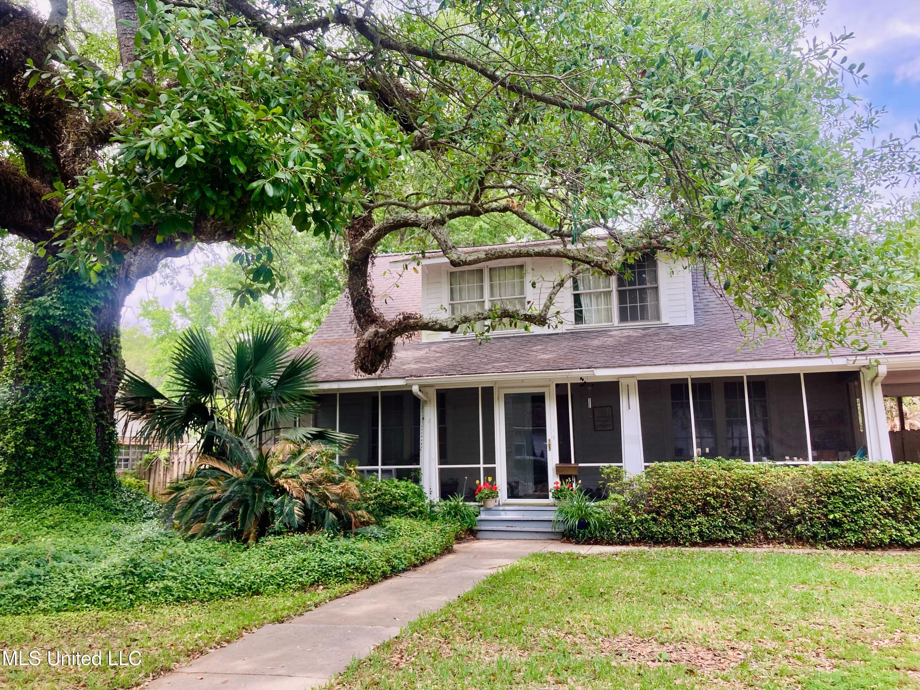 1003 Grant Avenue, Pascagoula, Mississippi image 1