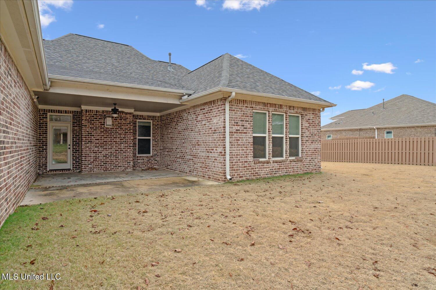 4770 Pleasant Breeze Drive, Olive Branch, Mississippi image 25