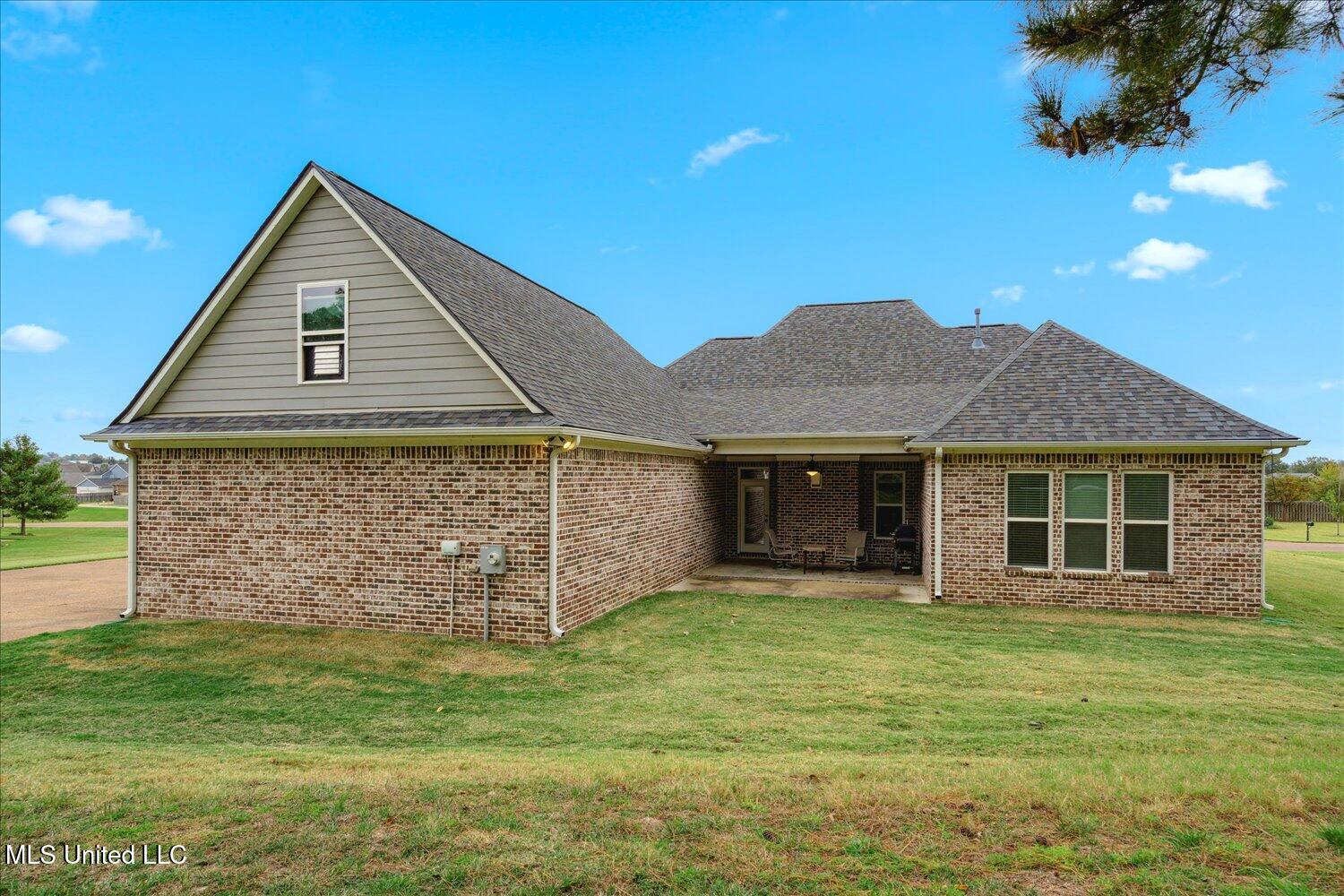 4770 Pleasant Breeze Drive, Olive Branch, Mississippi image 25