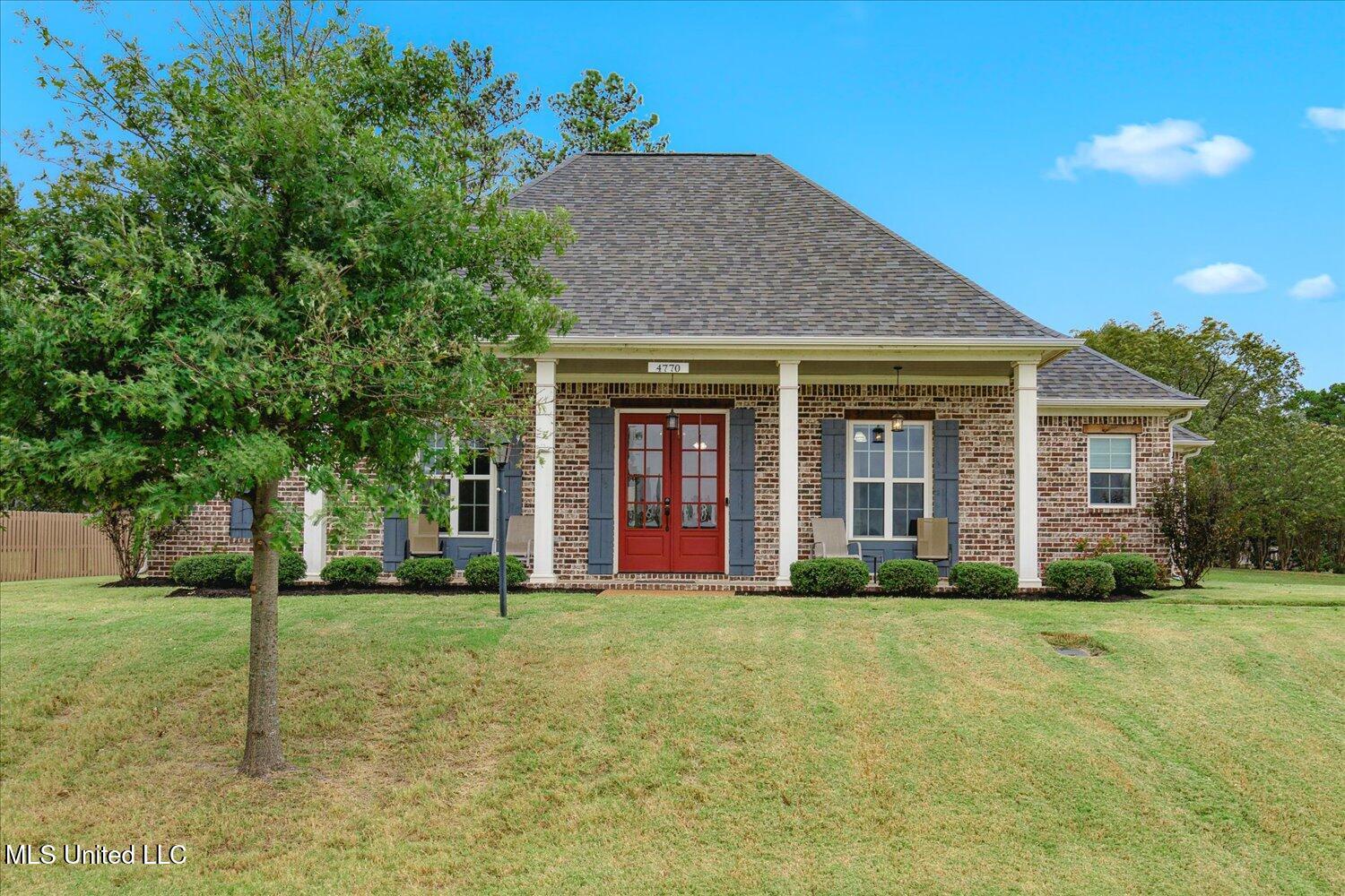 4770 Pleasant Breeze Drive, Olive Branch, Mississippi image 1