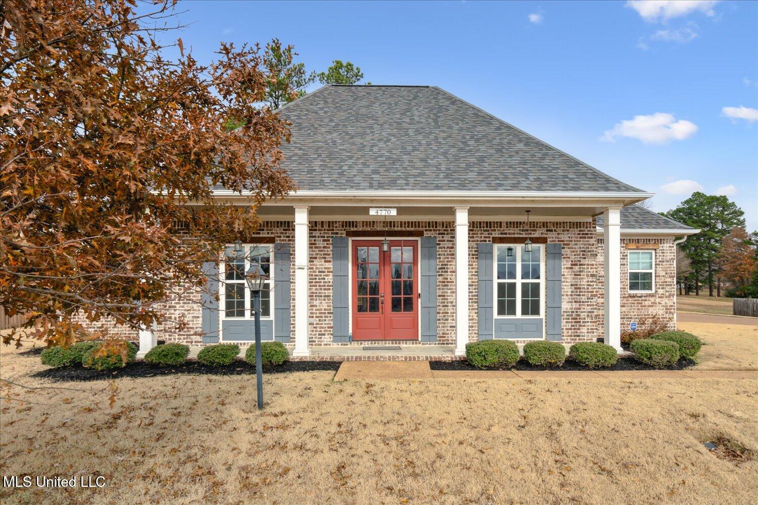 4770 Pleasant Breeze Drive, Olive Branch, Mississippi image 1