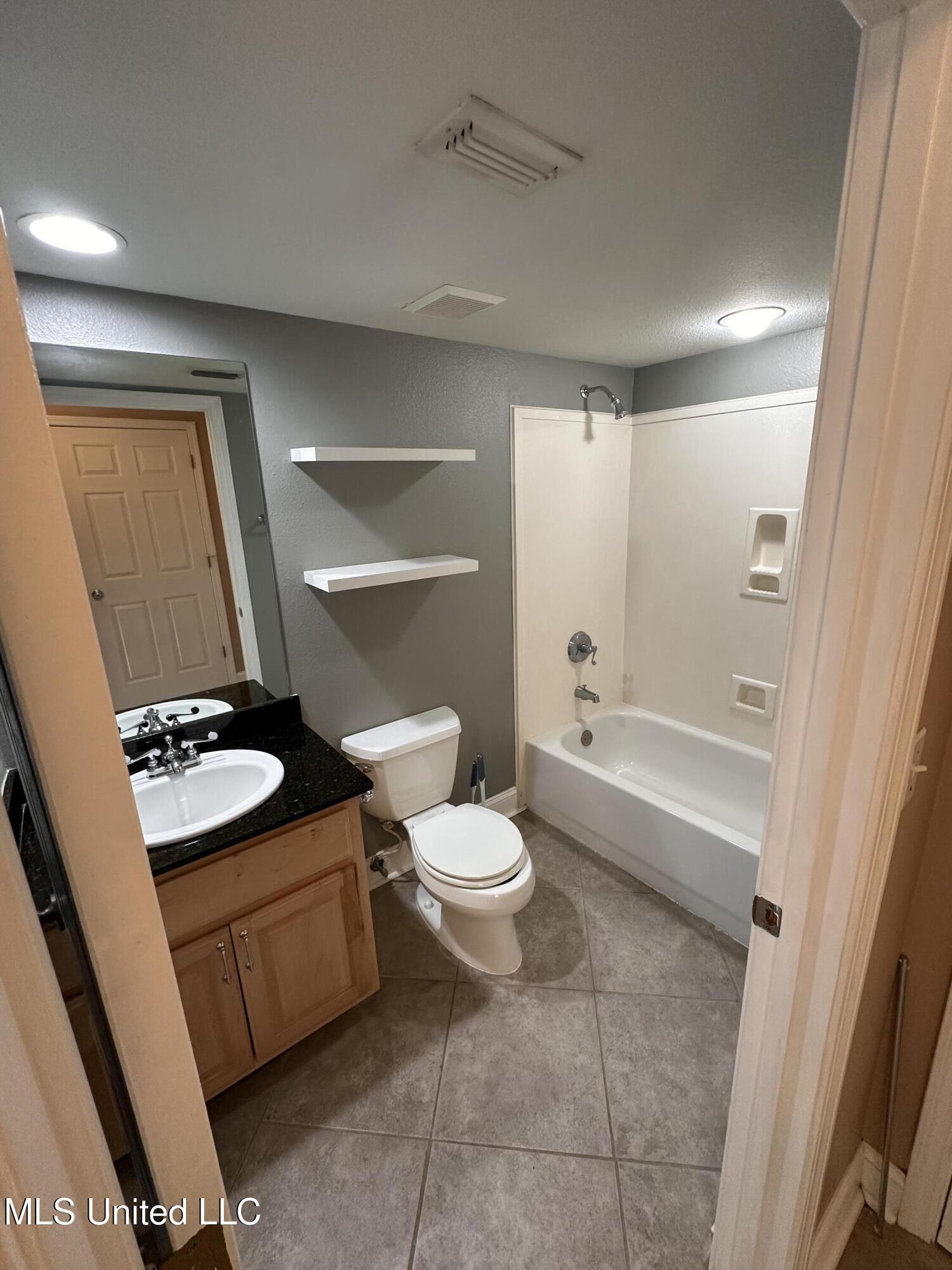 2046 Beach Boulevard #321, Biloxi, Mississippi image 11