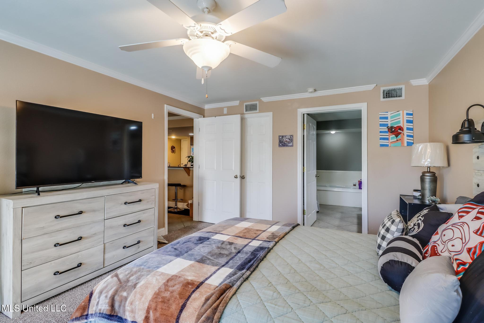 2046 Beach Boulevard #321, Biloxi, Mississippi image 8