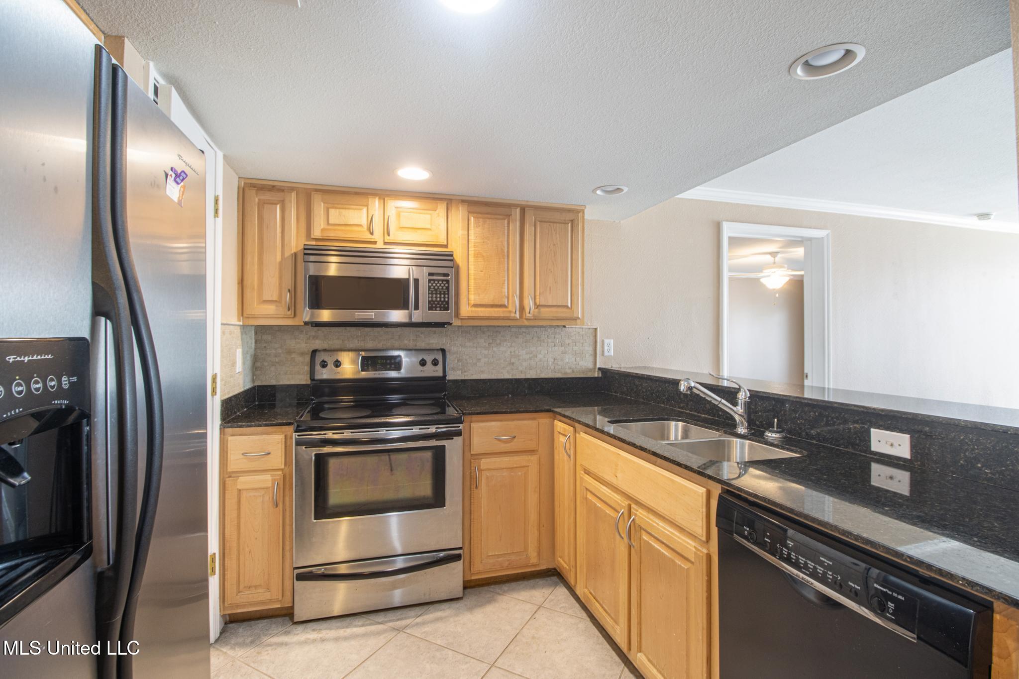 2046 Beach Boulevard #321, Biloxi, Mississippi image 2