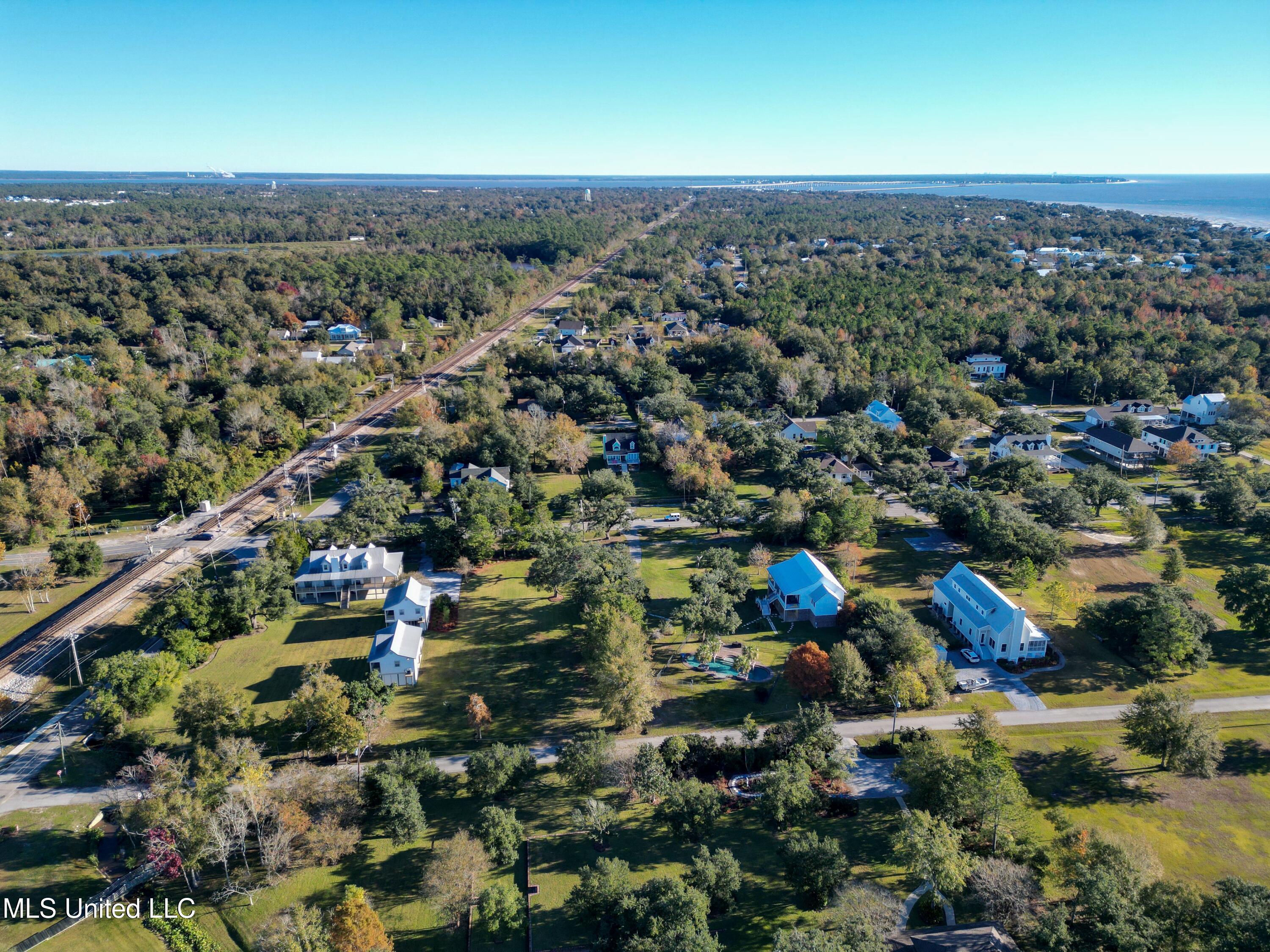 137 Grosvenor Place, Waveland, Mississippi image 6