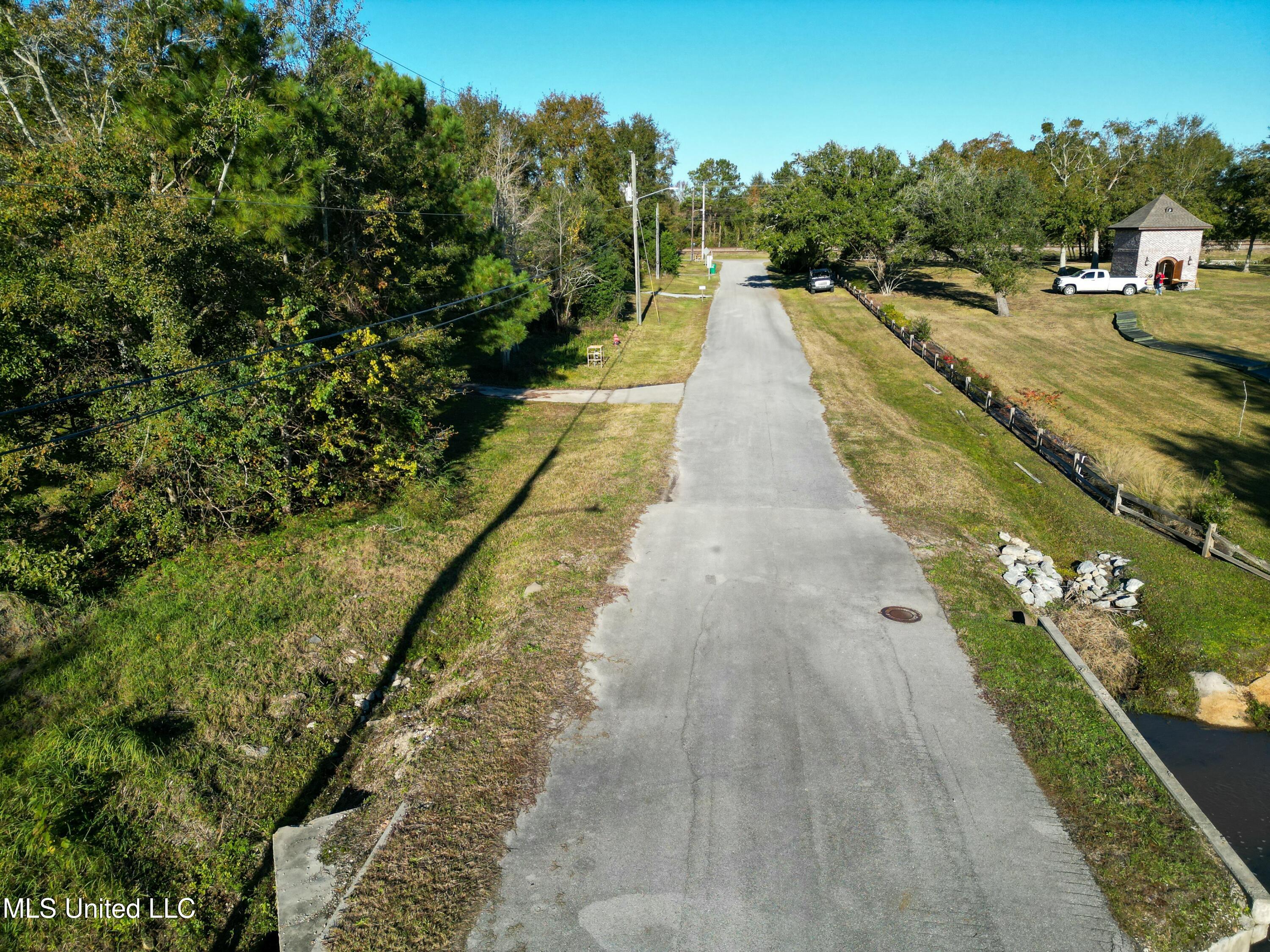 137 Grosvenor Place, Waveland, Mississippi image 9