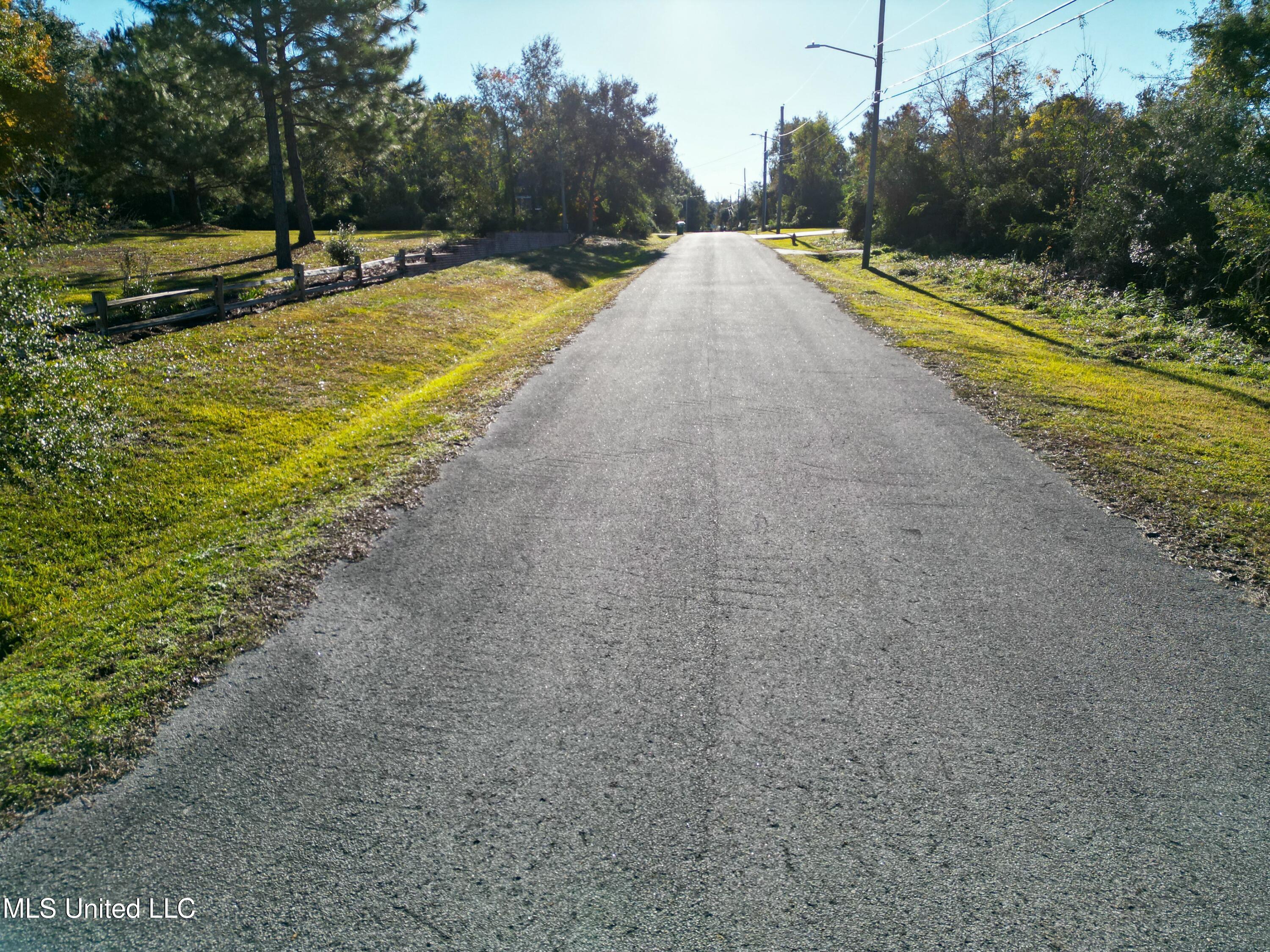 137 Grosvenor Place, Waveland, Mississippi image 11