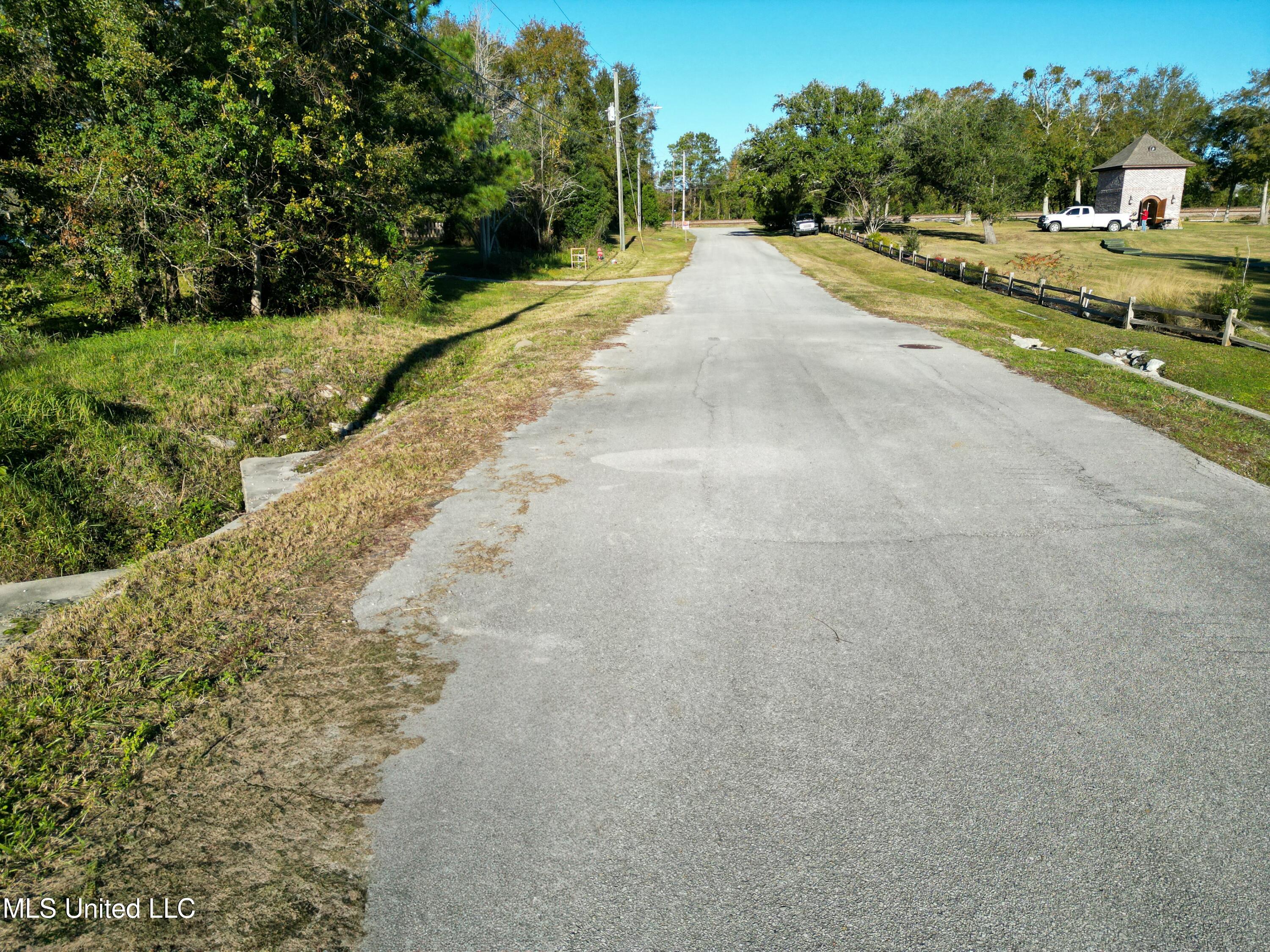 137 Grosvenor Place, Waveland, Mississippi image 10