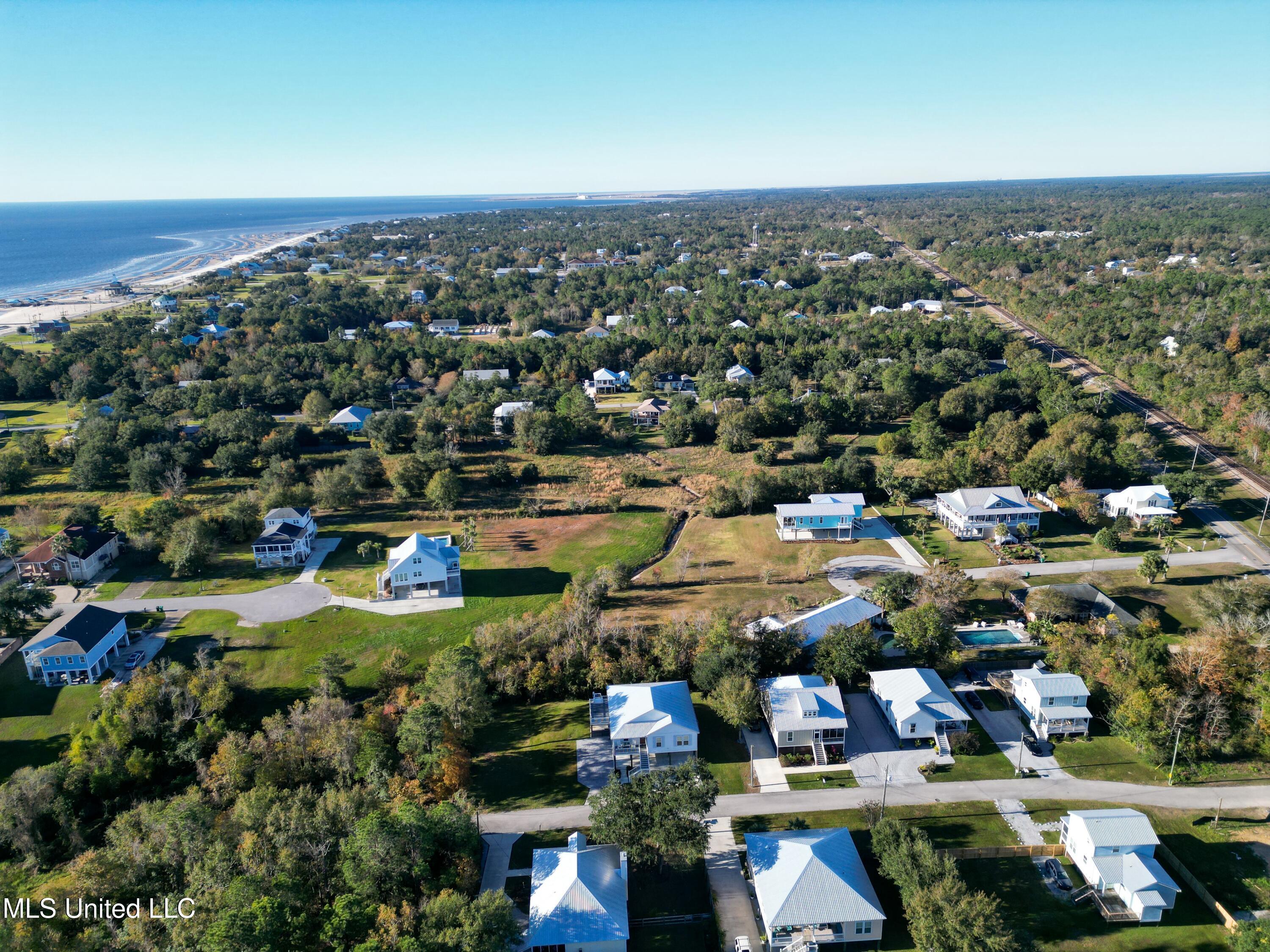 137 Grosvenor Place, Waveland, Mississippi image 1