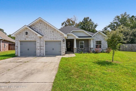 Homes For Sale - 6226 Cypress Lane<br/> Biloxi, MS 39532