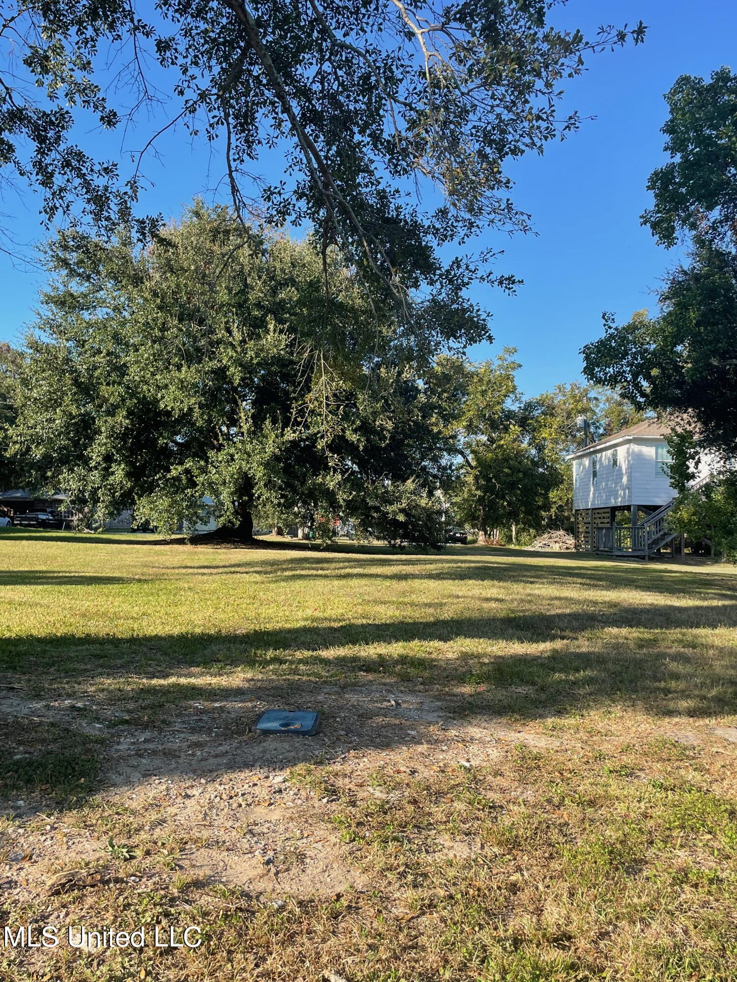 412 Richmond Drive, Biloxi, Mississippi image 2